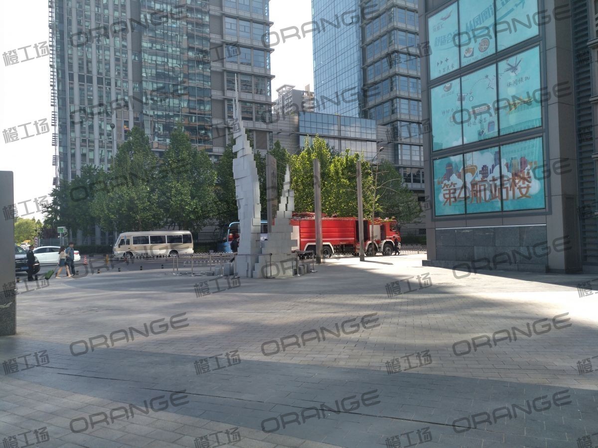 北京凤凰汇购物中心-室外西侧南门门前3