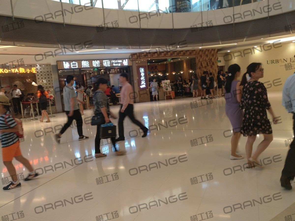上海国际金融中心商场(IFC MALL)-室外B2层地铁入口前小中庭3
