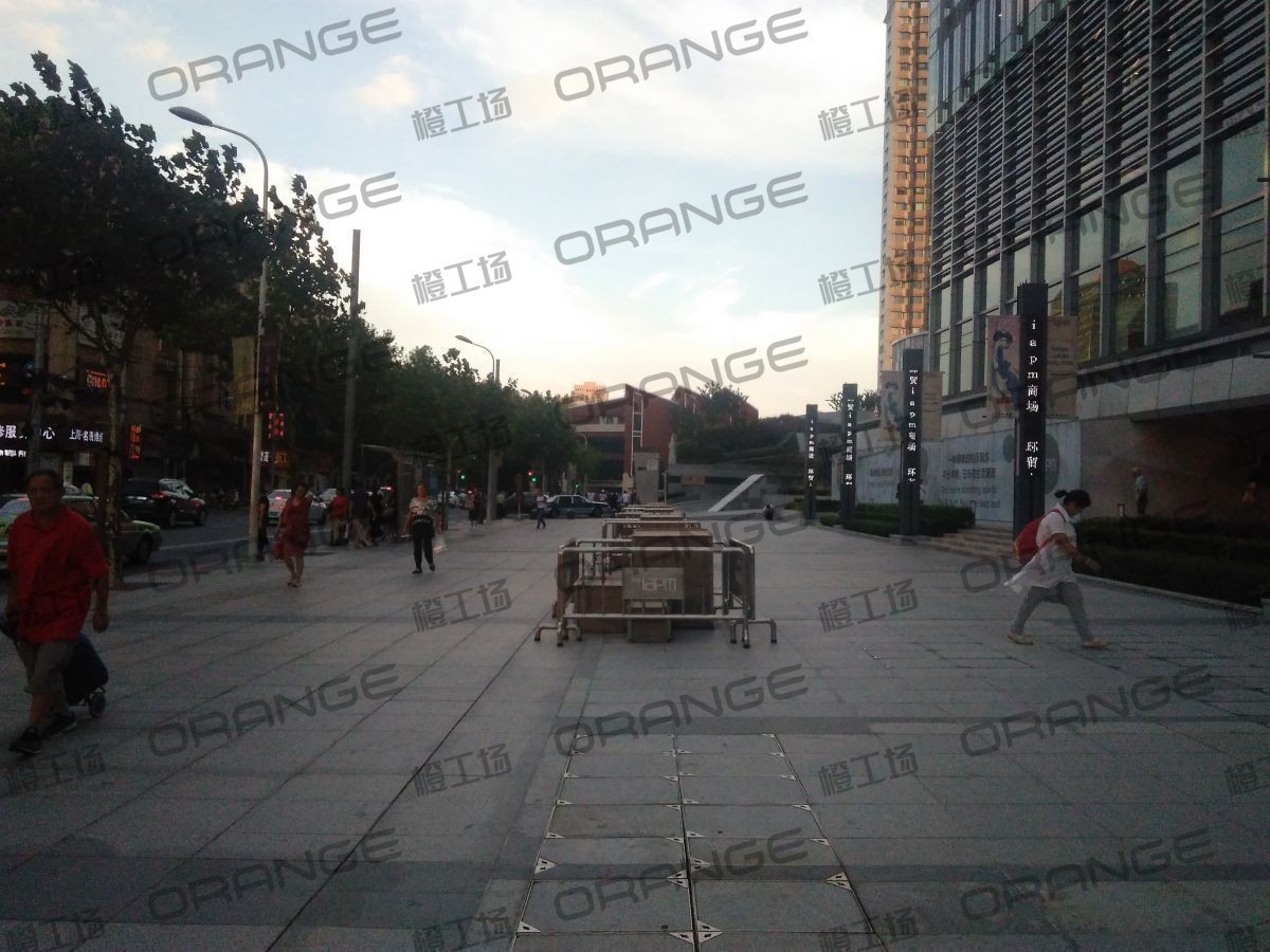 上海环贸广场（环贸iapm商场）-室外一楼东侧走廊1