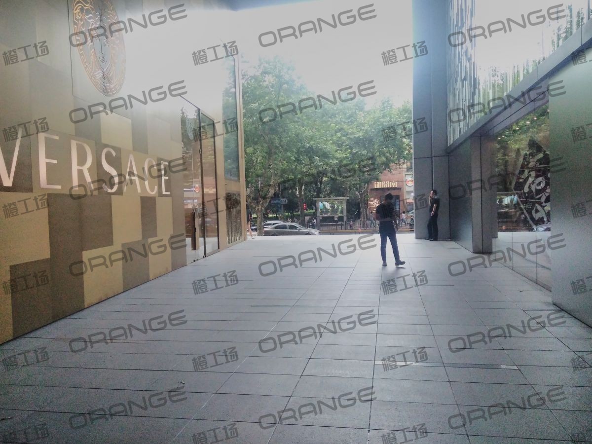 上海环贸广场（环贸iapm商场）-室外一楼北门进出口2