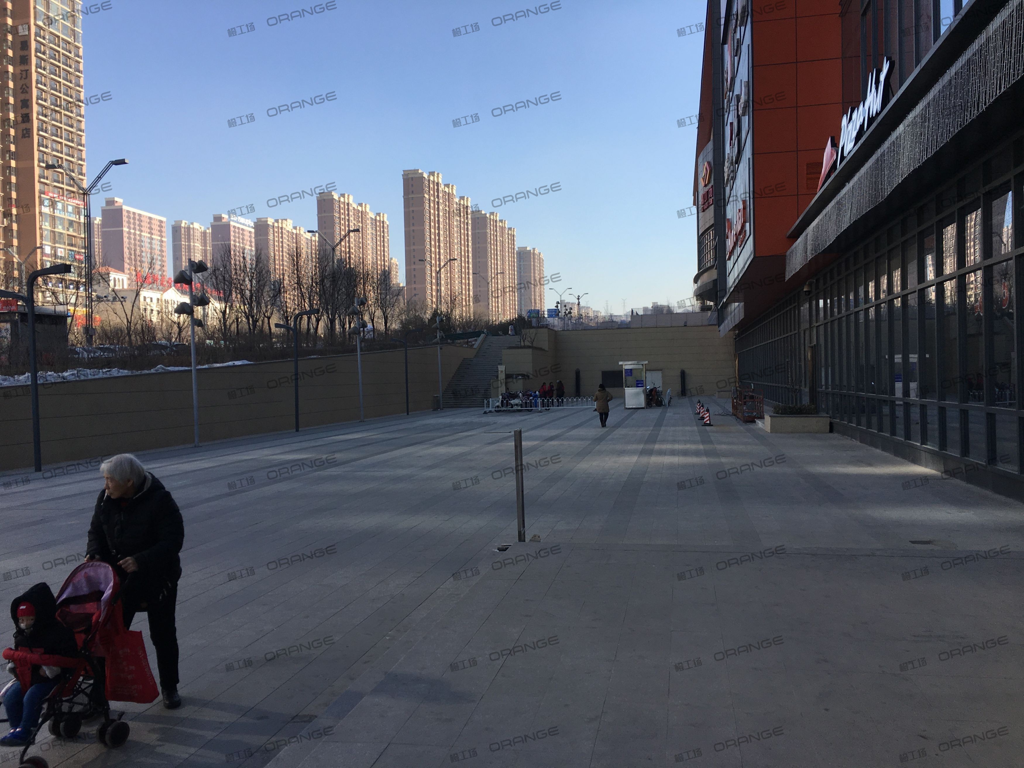 太原富力广场-室外B1西北门广场1