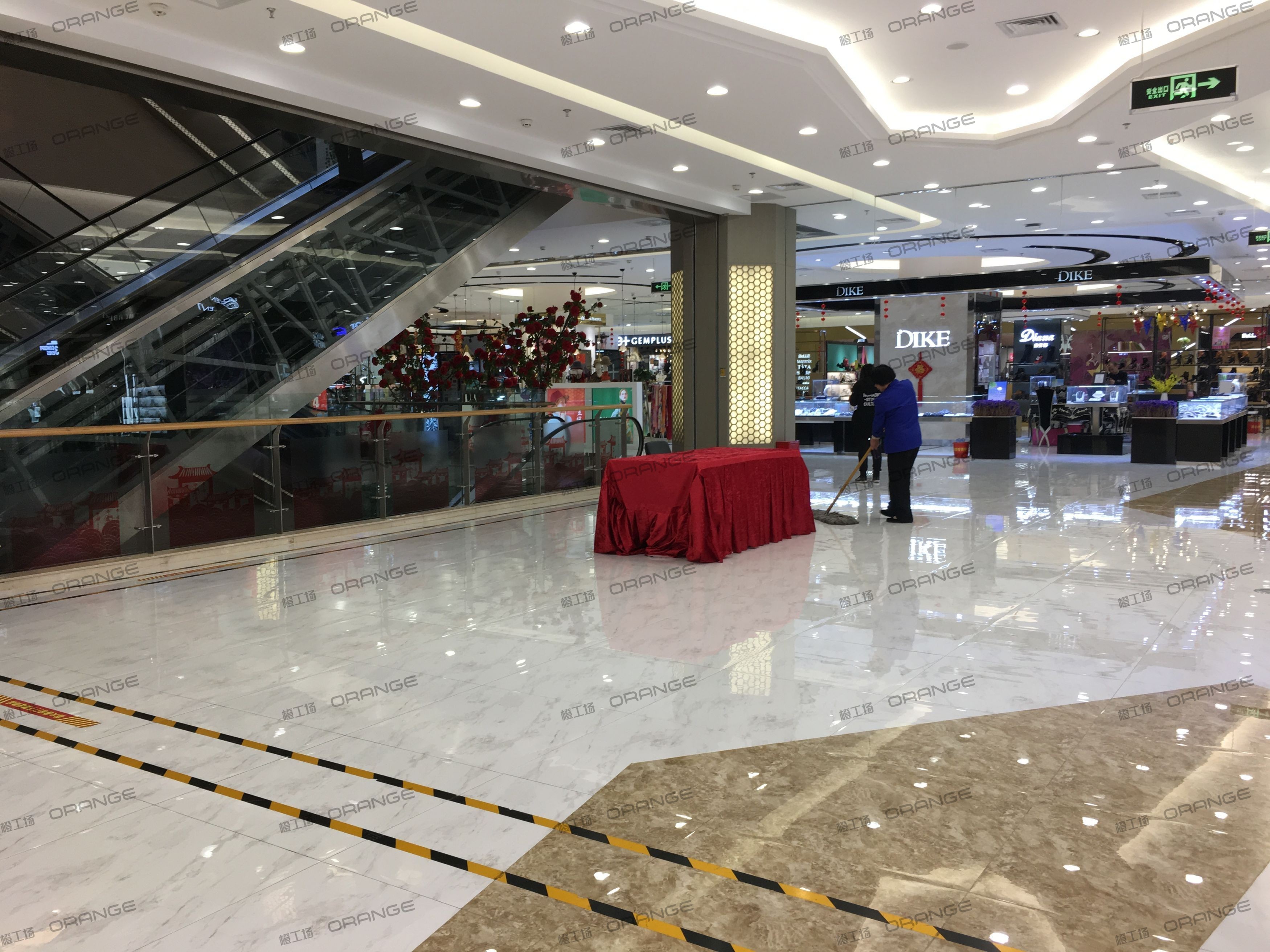 郑州CITYON熙地港-室内一层南部扶梯北1