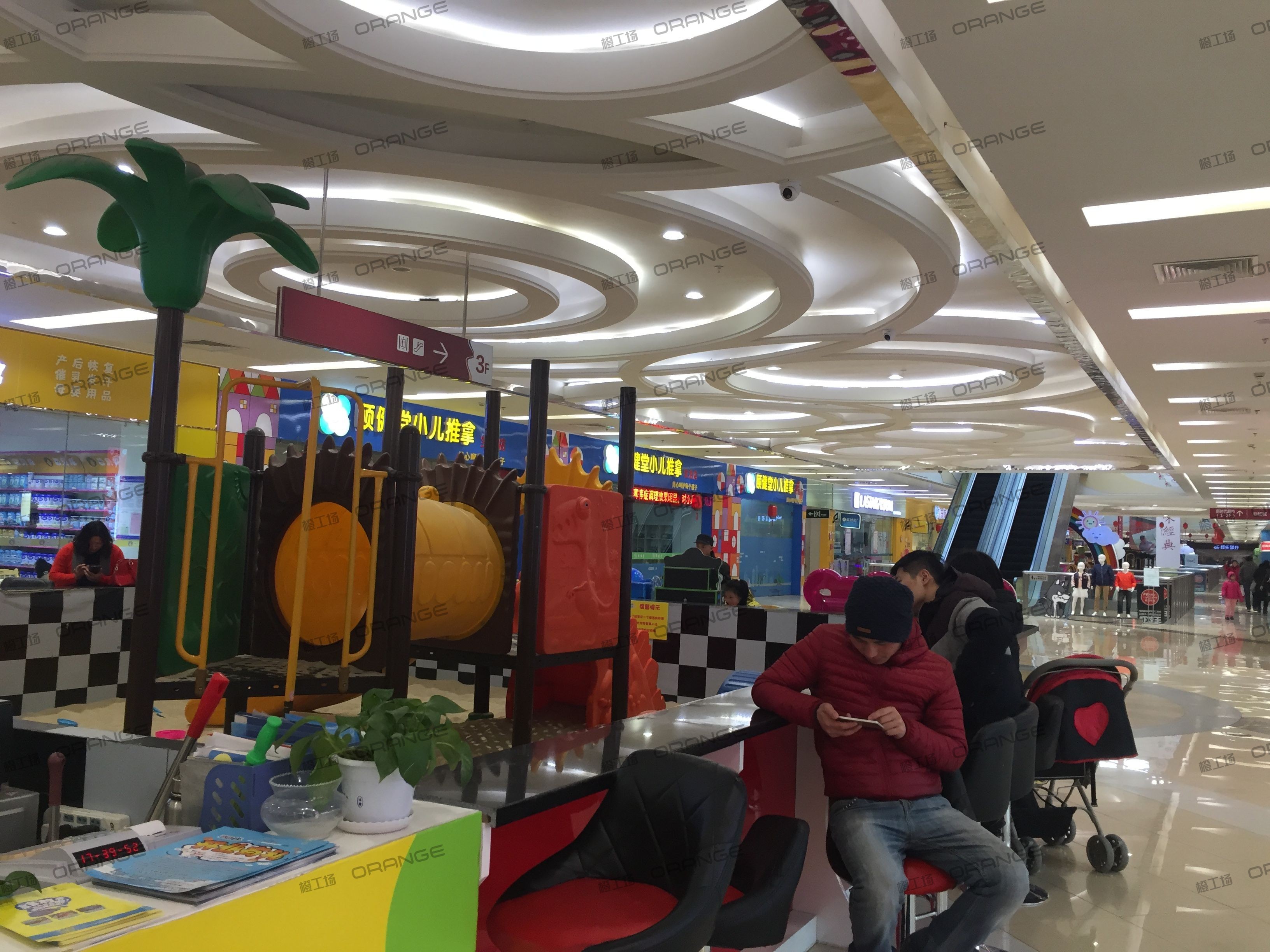 青岛宝龙城市广场（李沧店）-室内三层中部扶梯东2