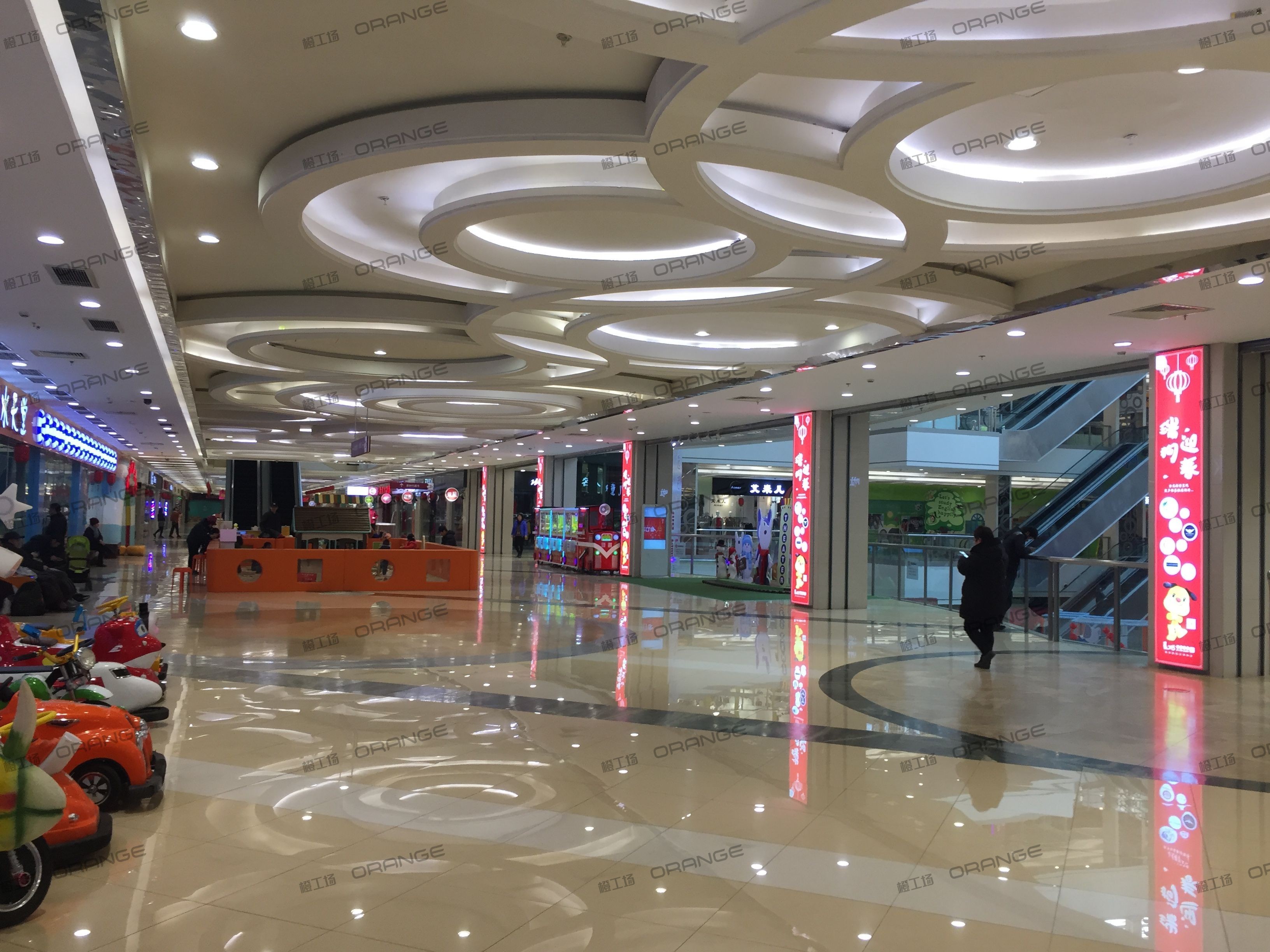 青岛宝龙城市广场（李沧店）-室内二层东部扶梯西2