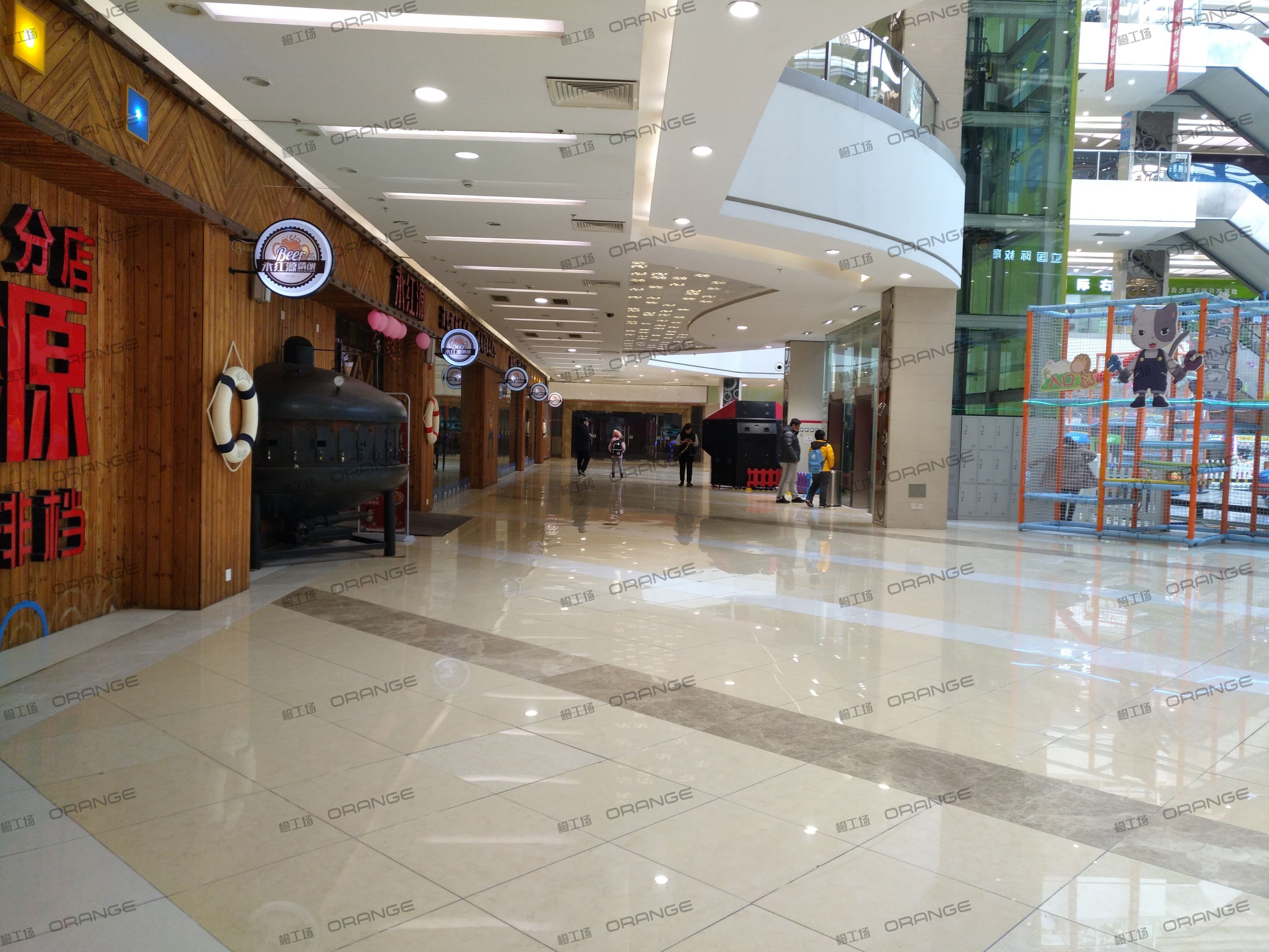 青岛宝龙城市广场（李沧店）-室内一层中部观光直梯北走廊4