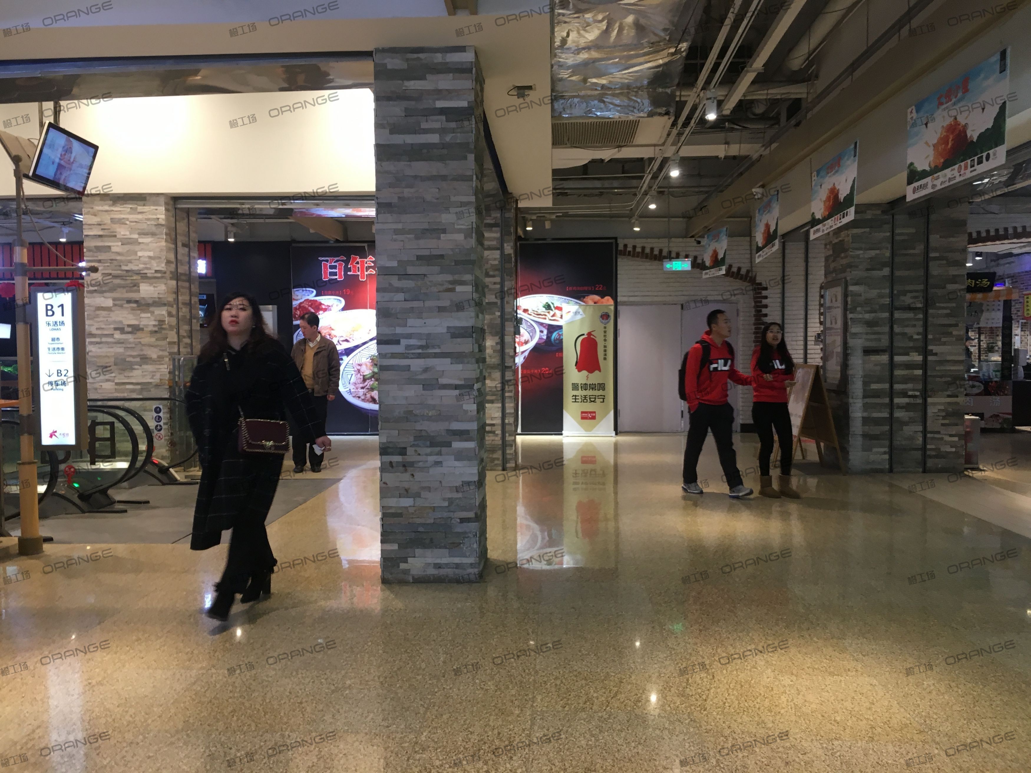 烟台大悦城-室内B1扶梯走廊2