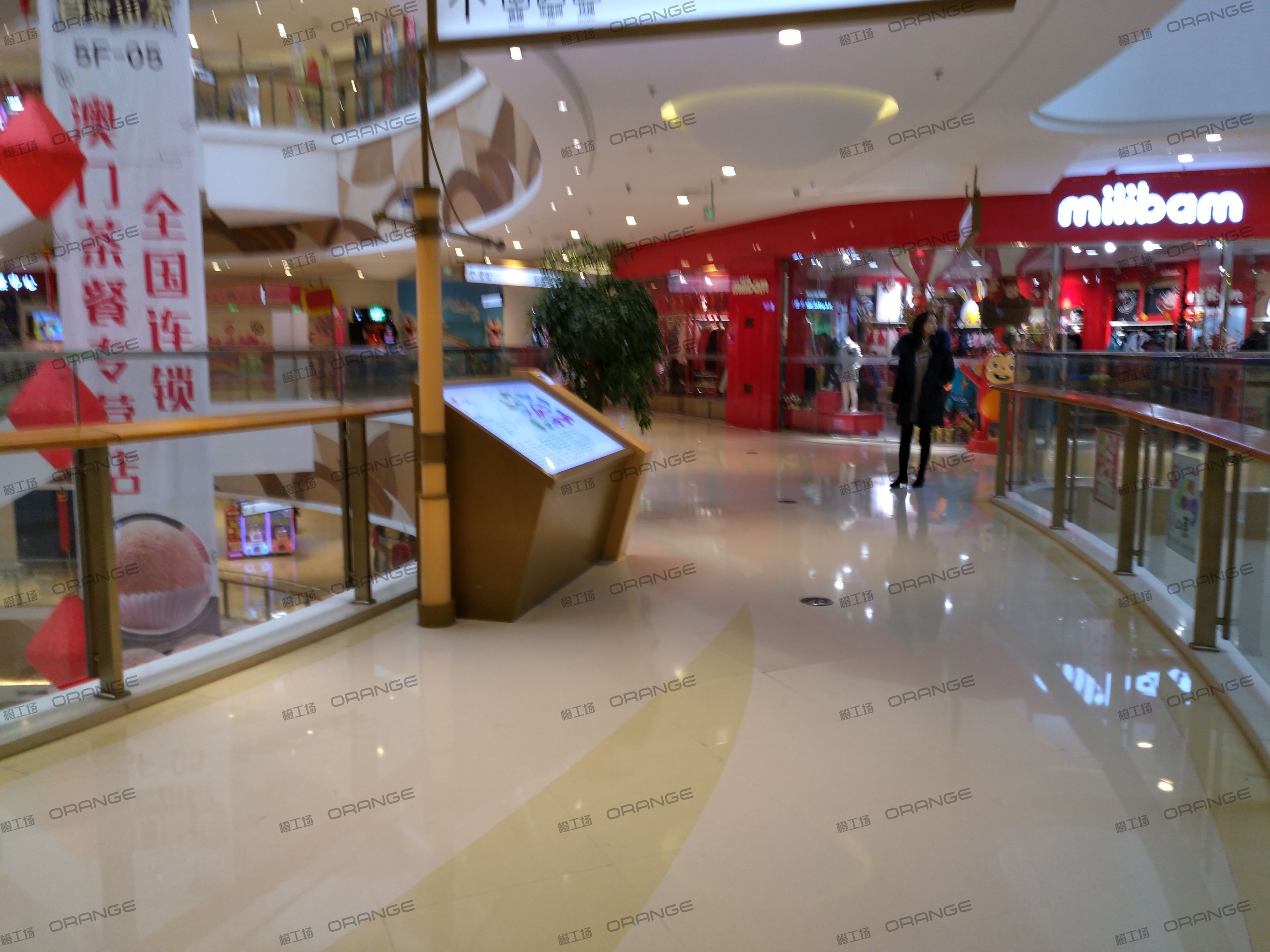 烟台大悦城-室内三层西侧中庭环廊东走廊2