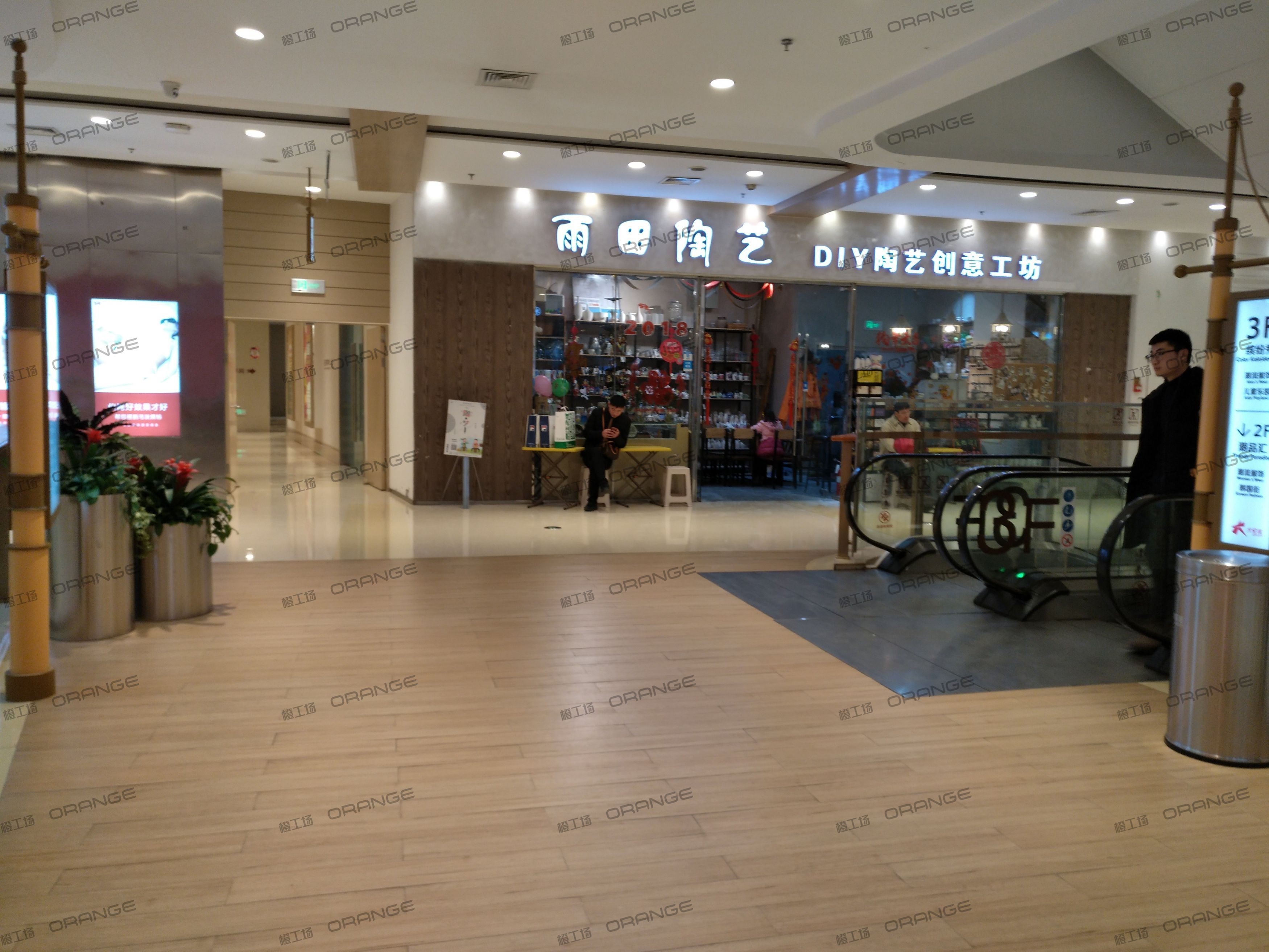 烟台大悦城-室内三层东北侧扶梯前4