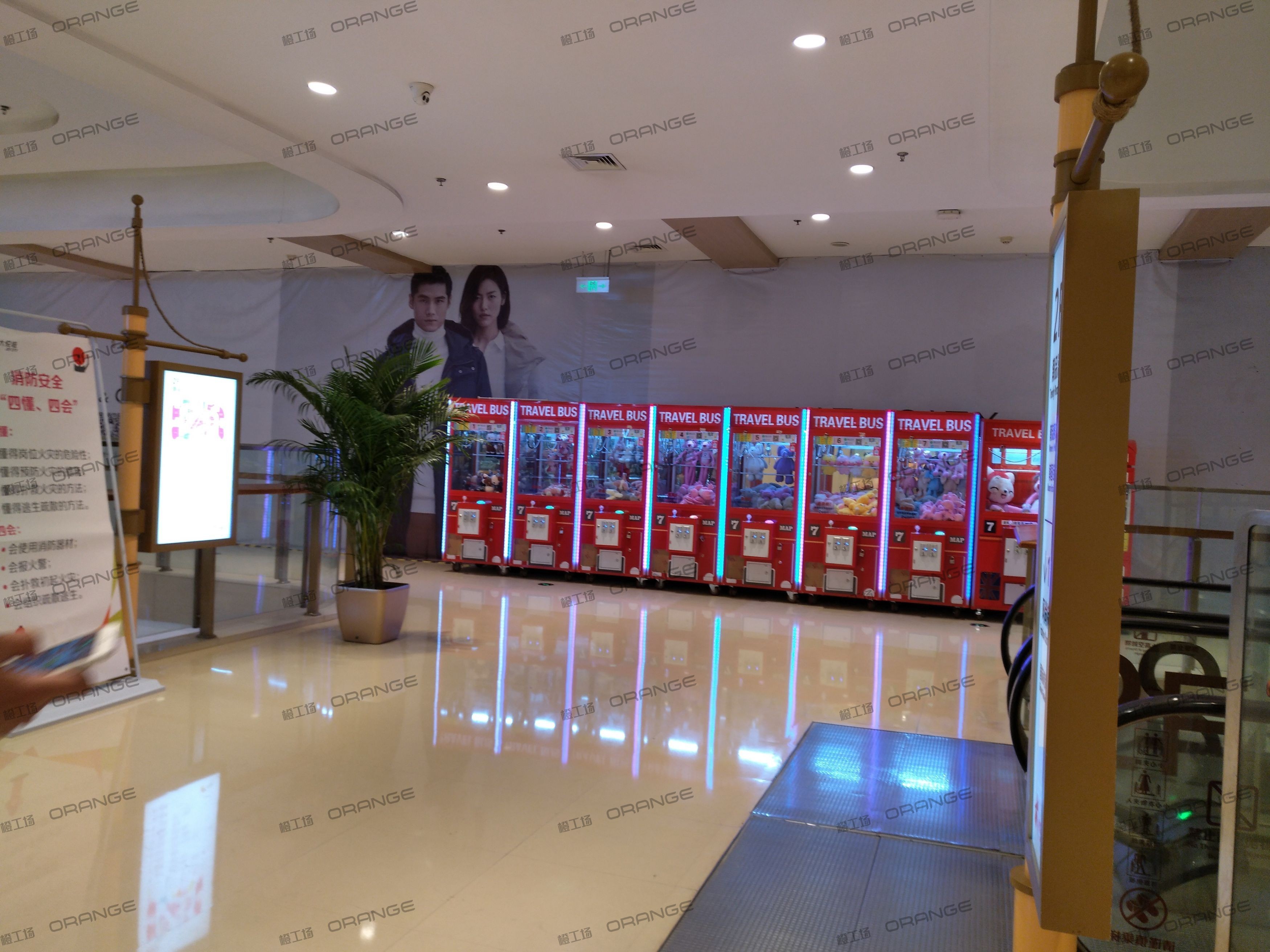 烟台大悦城-室内二层南侧扶梯前1