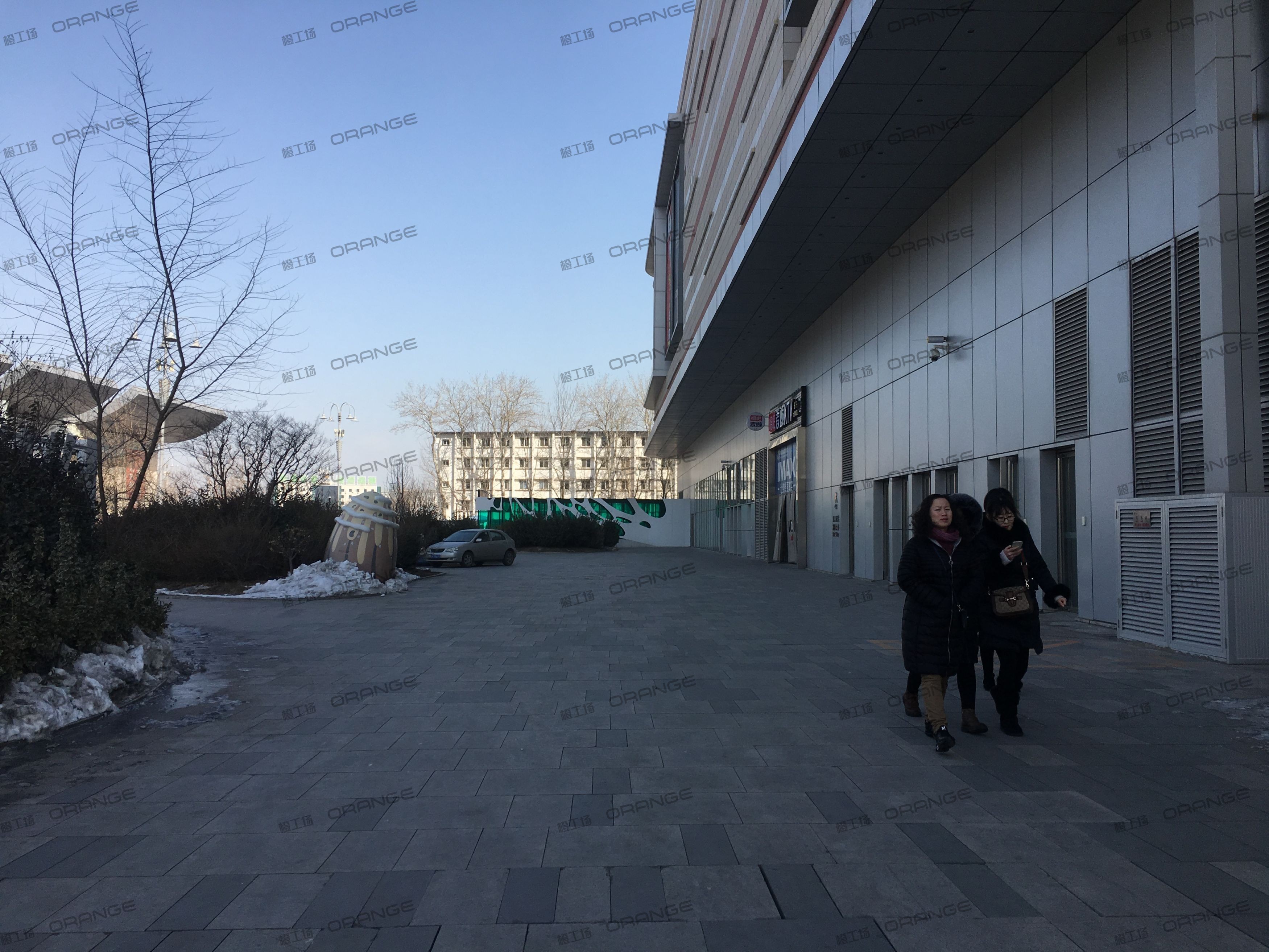 烟台大悦城-室外西走廊2