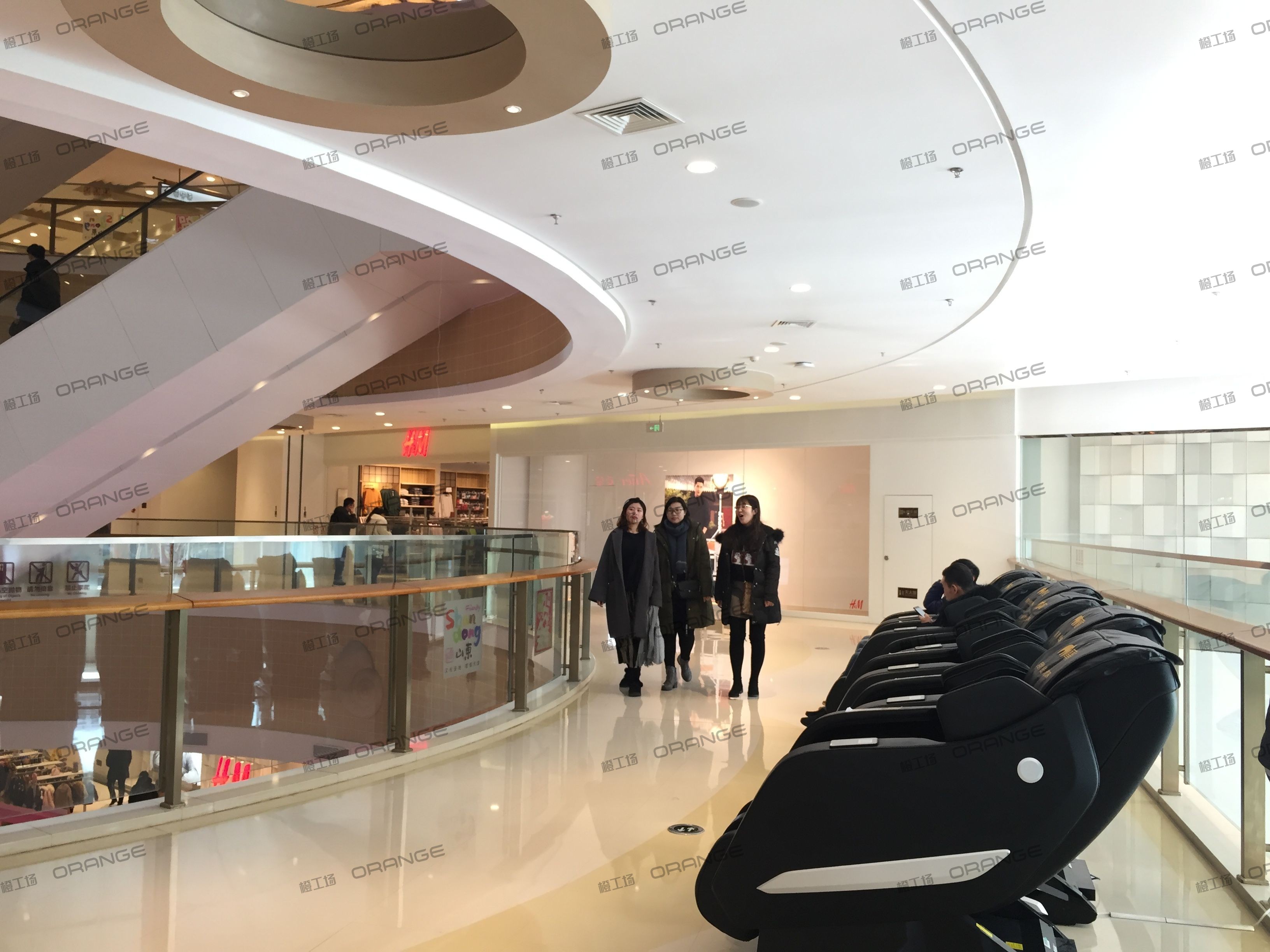 烟台大悦城-室内二层南侧环廊3