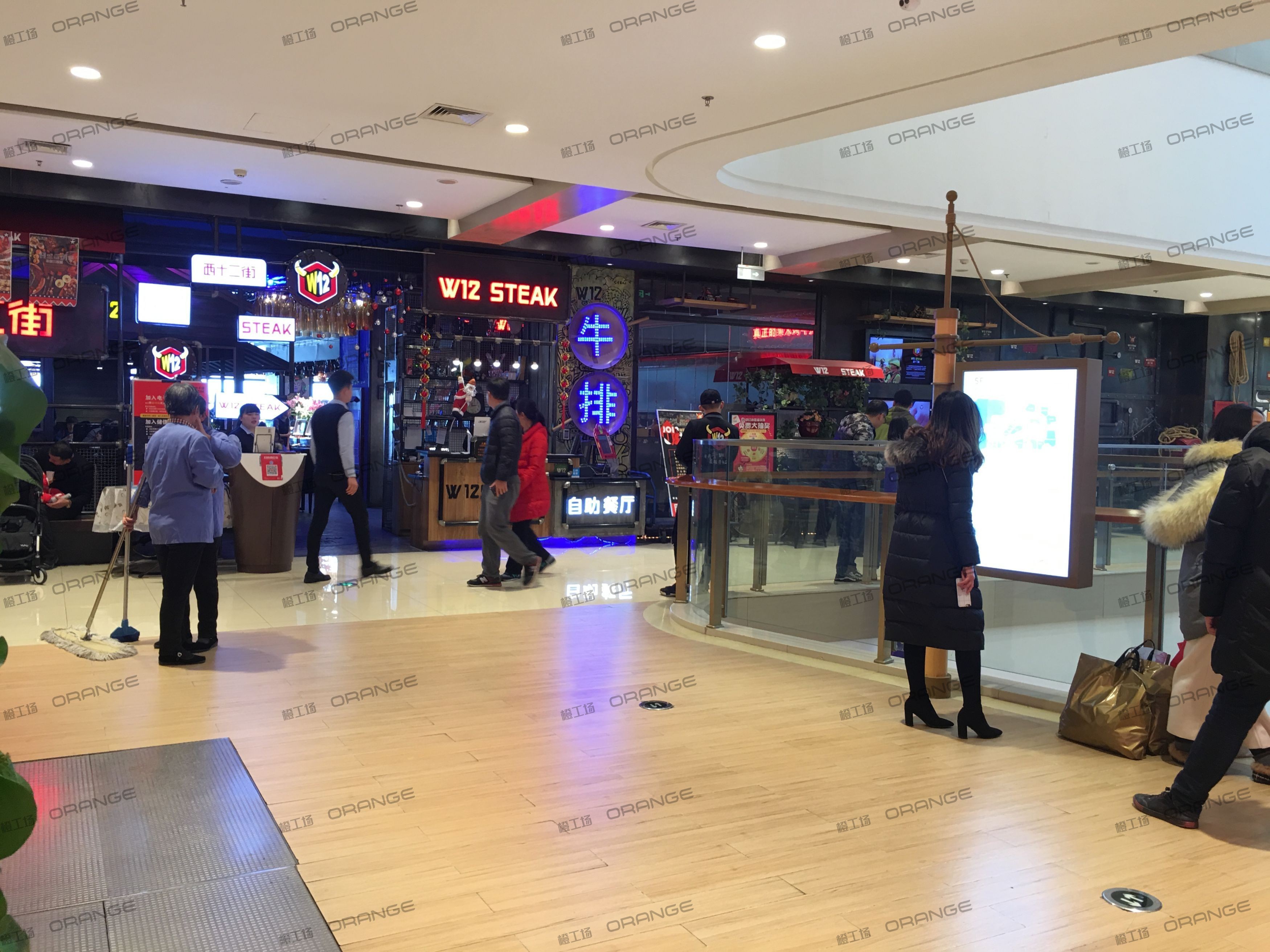 烟台大悦城-室内五层北侧中庭环廊东环廊东1