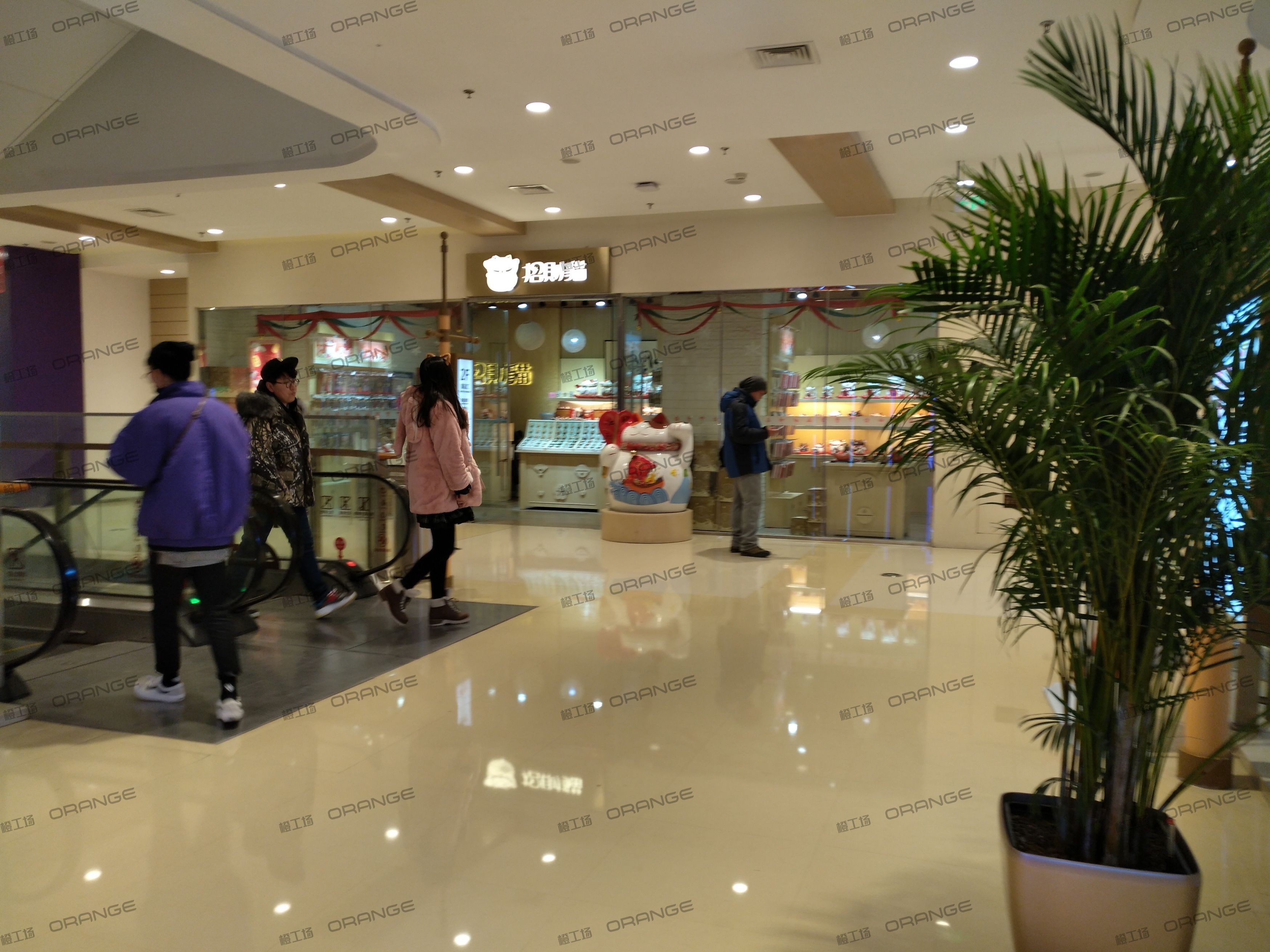 烟台大悦城-室内二层南侧扶梯前4