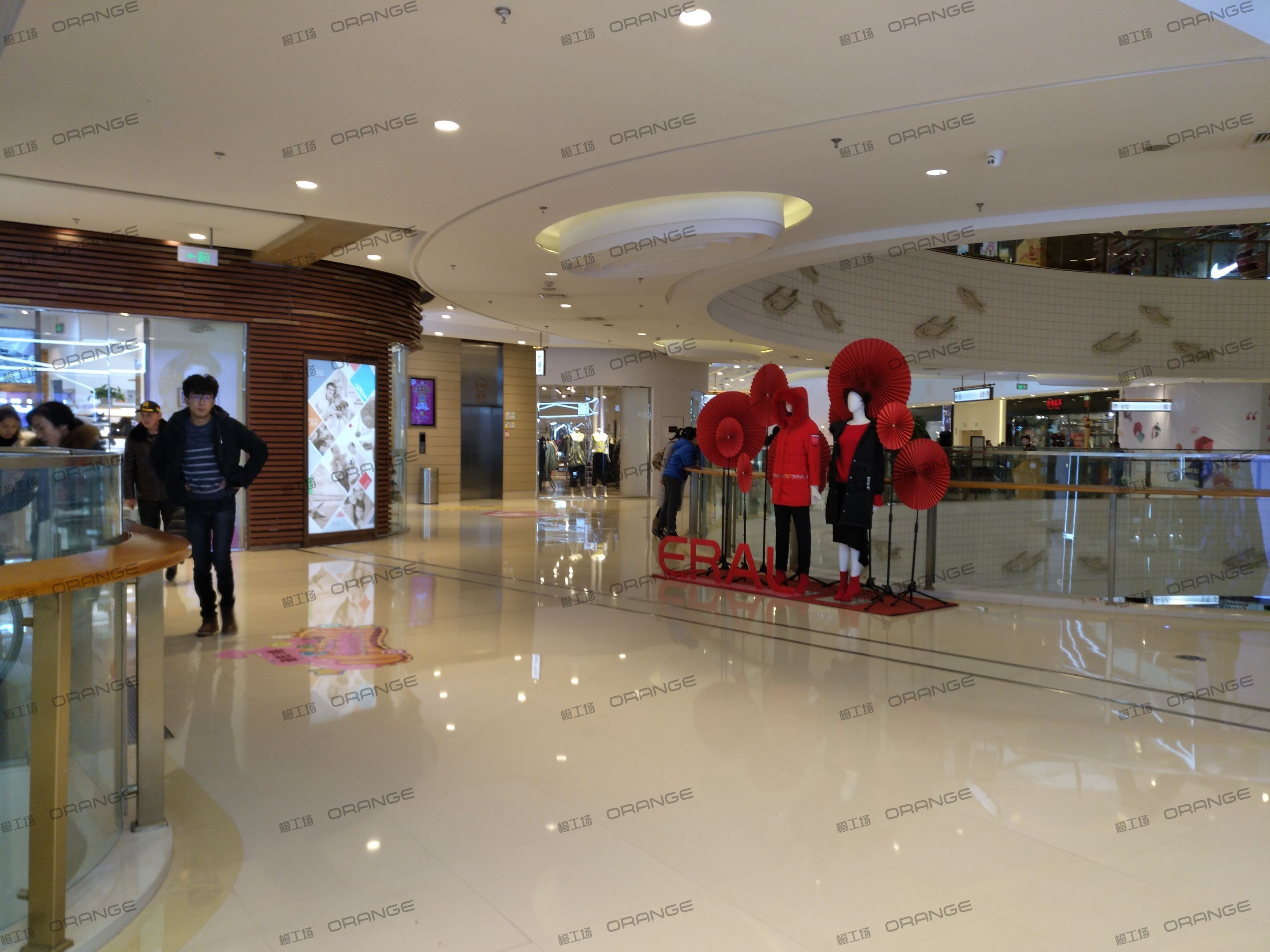 烟台大悦城-室内二层中庭环廊南1