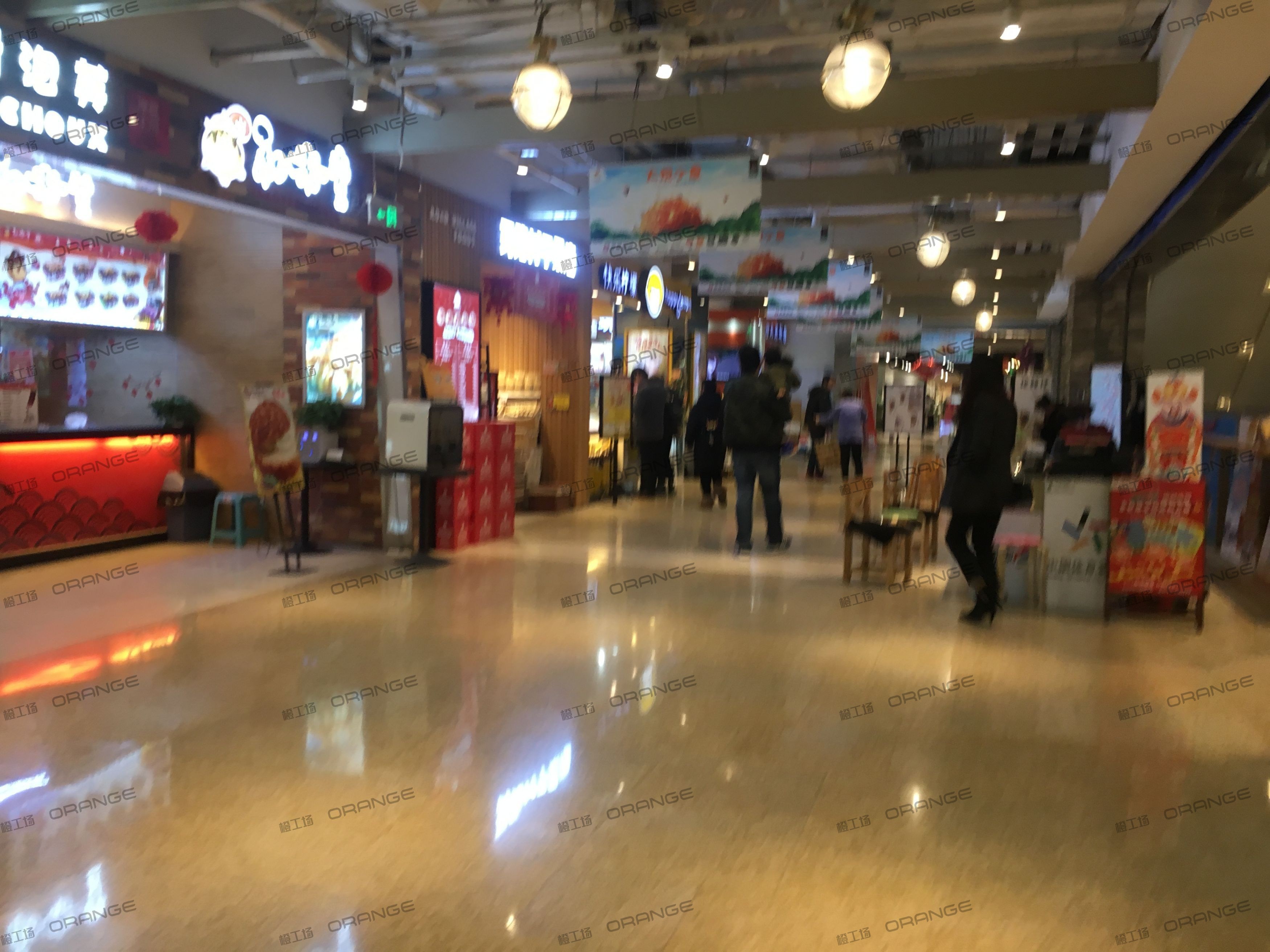 烟台大悦城-室内B1扶梯走廊1