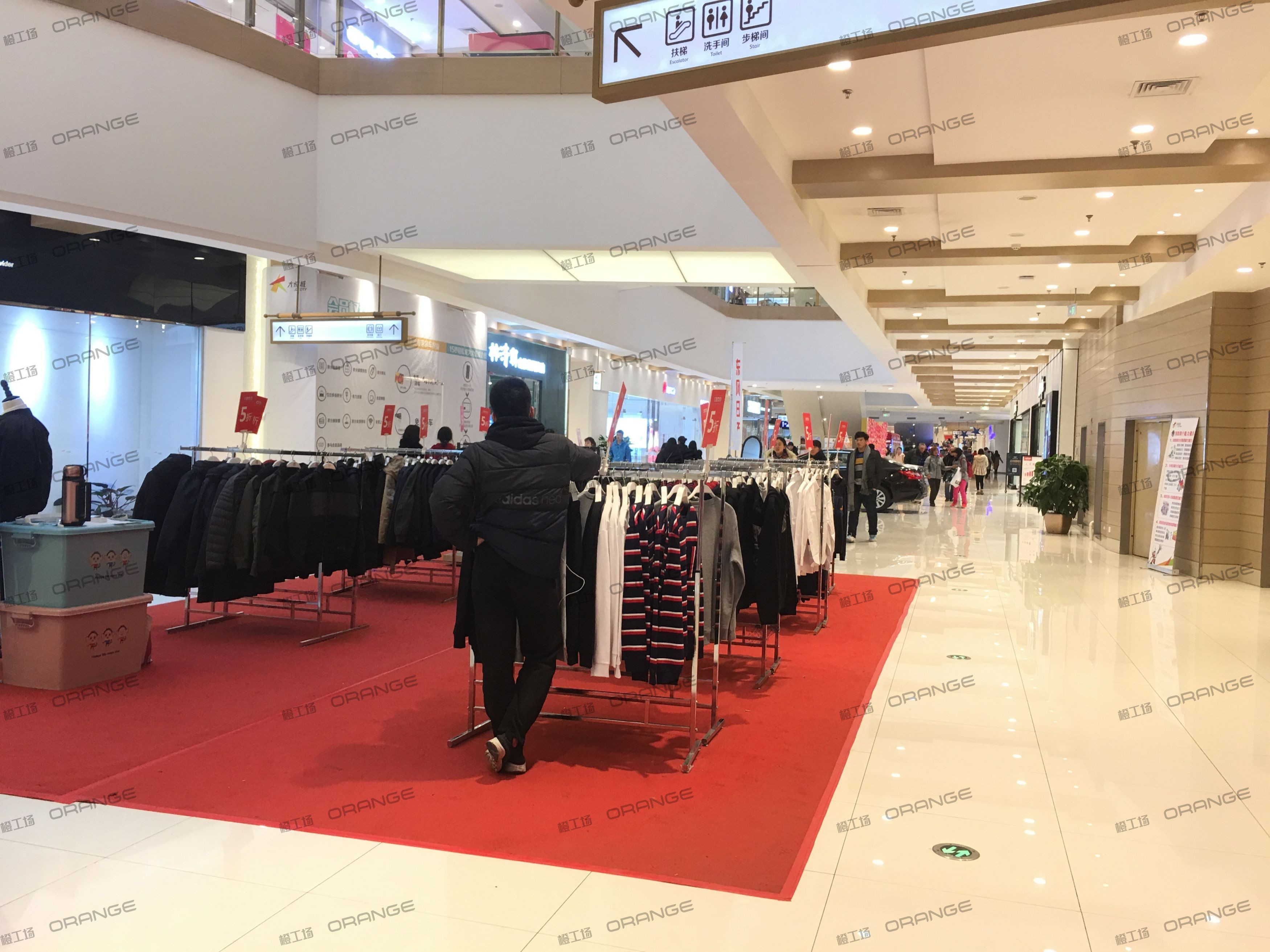 烟台大悦城-室内一层北侧中庭东走廊4