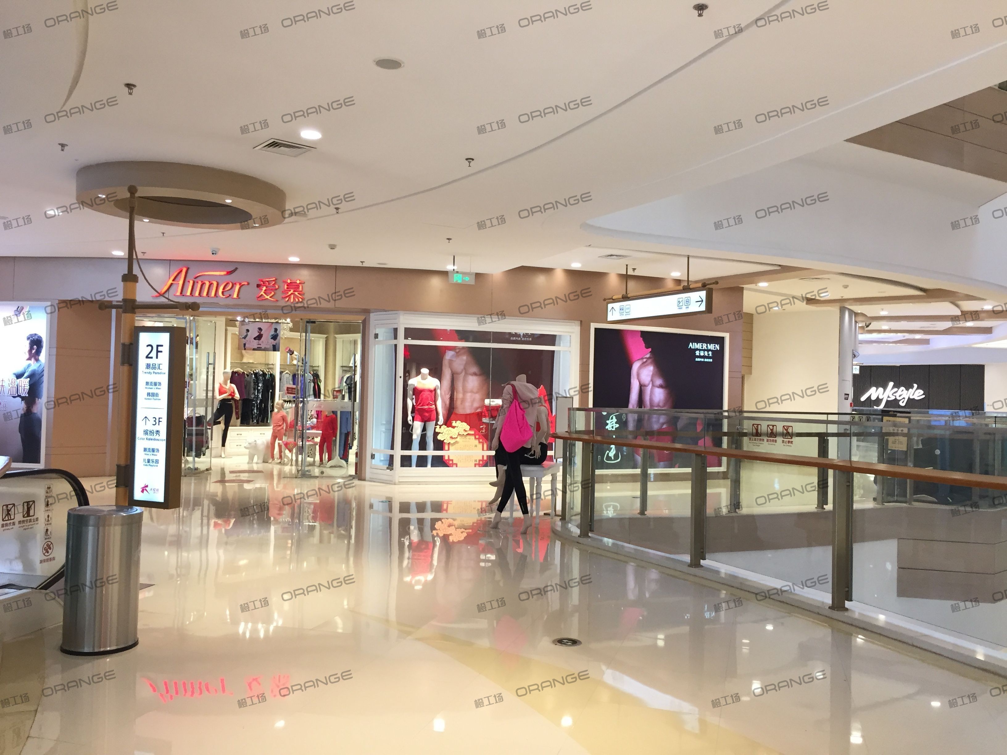 烟台大悦城-室内二层南侧扶梯北3