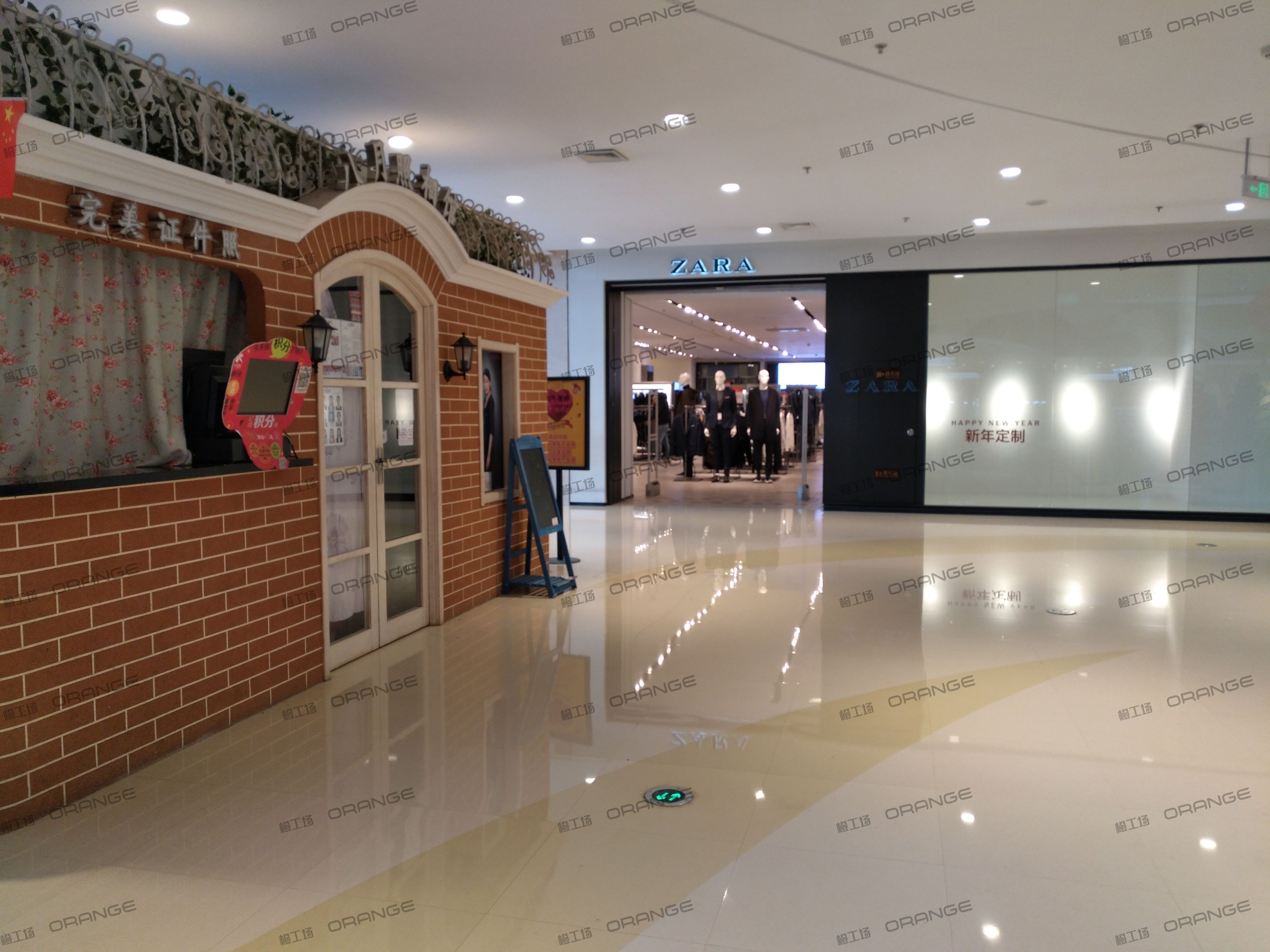 烟台大悦城-室内二层西南中庭环廊西3