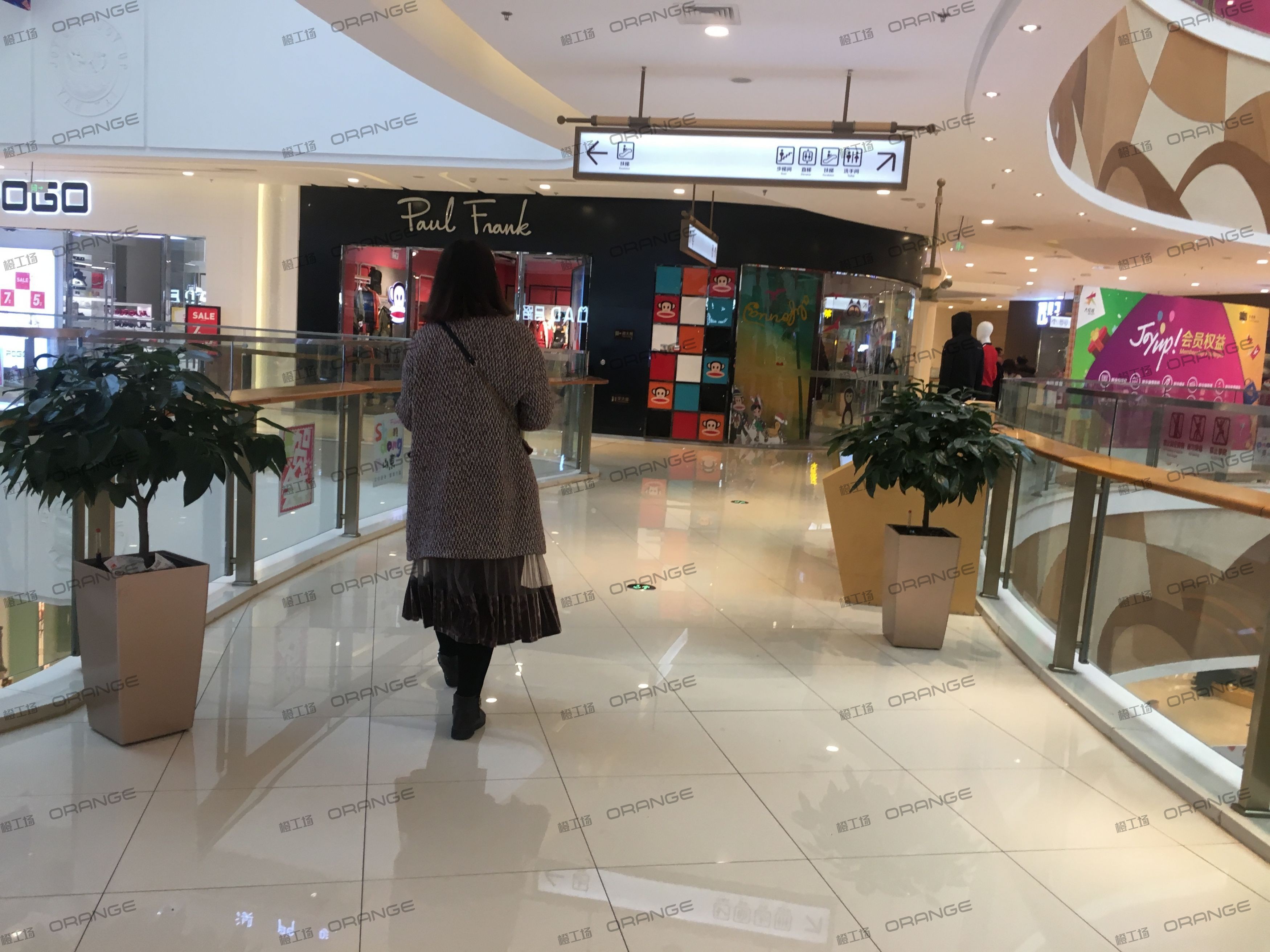 烟台大悦城-室内四层西南环廊东走廊1