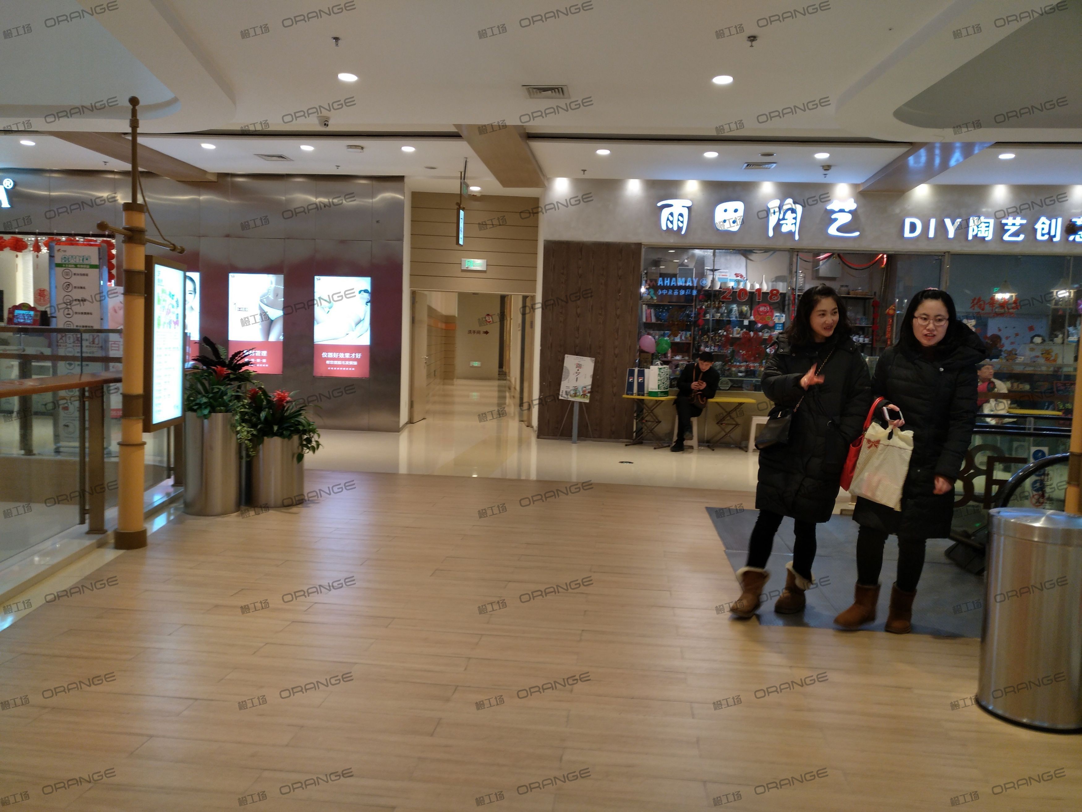 烟台大悦城-室内三层东北侧扶梯前1