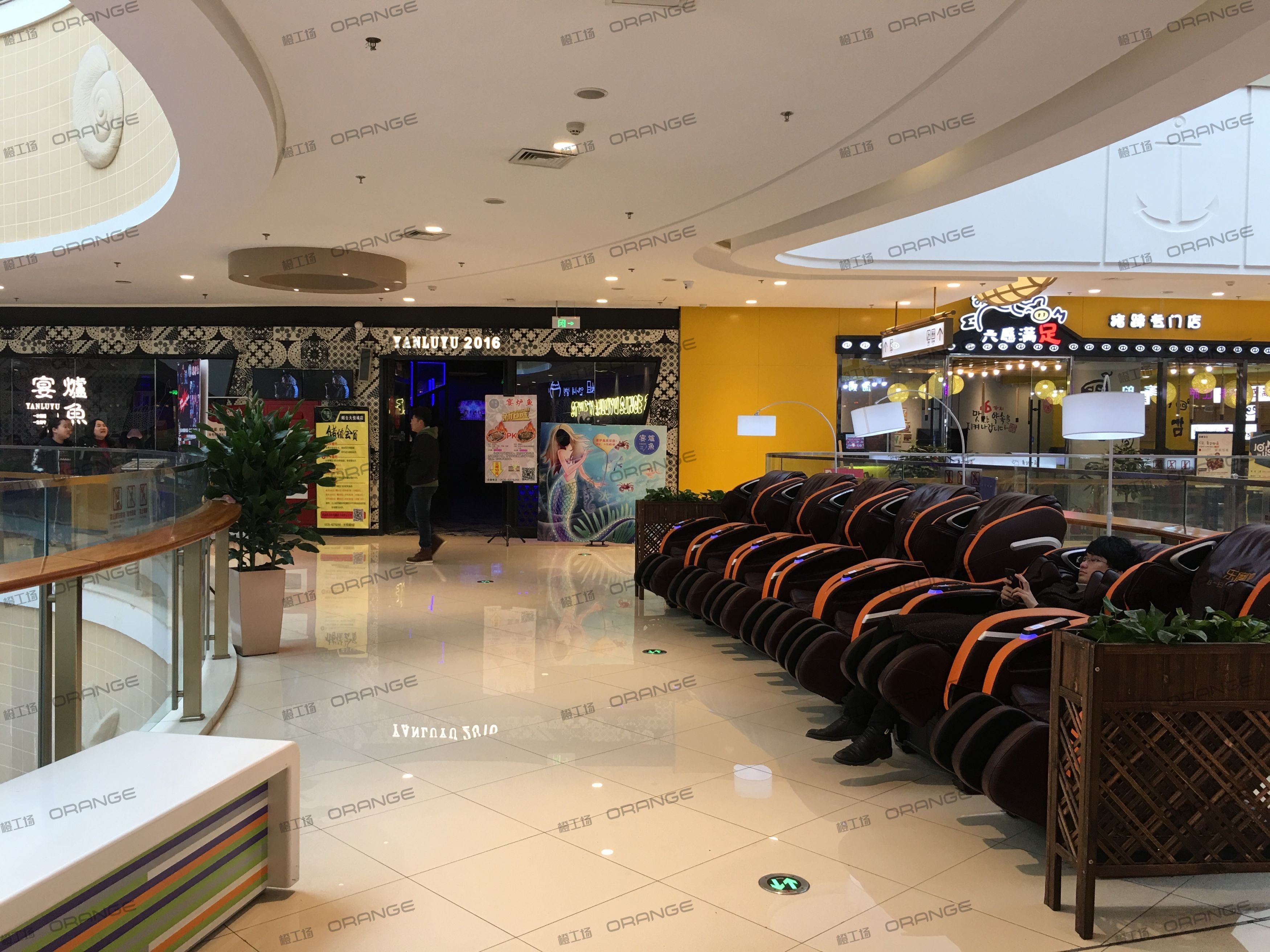 烟台大悦城-室内五层东南侧扶梯环廊西1