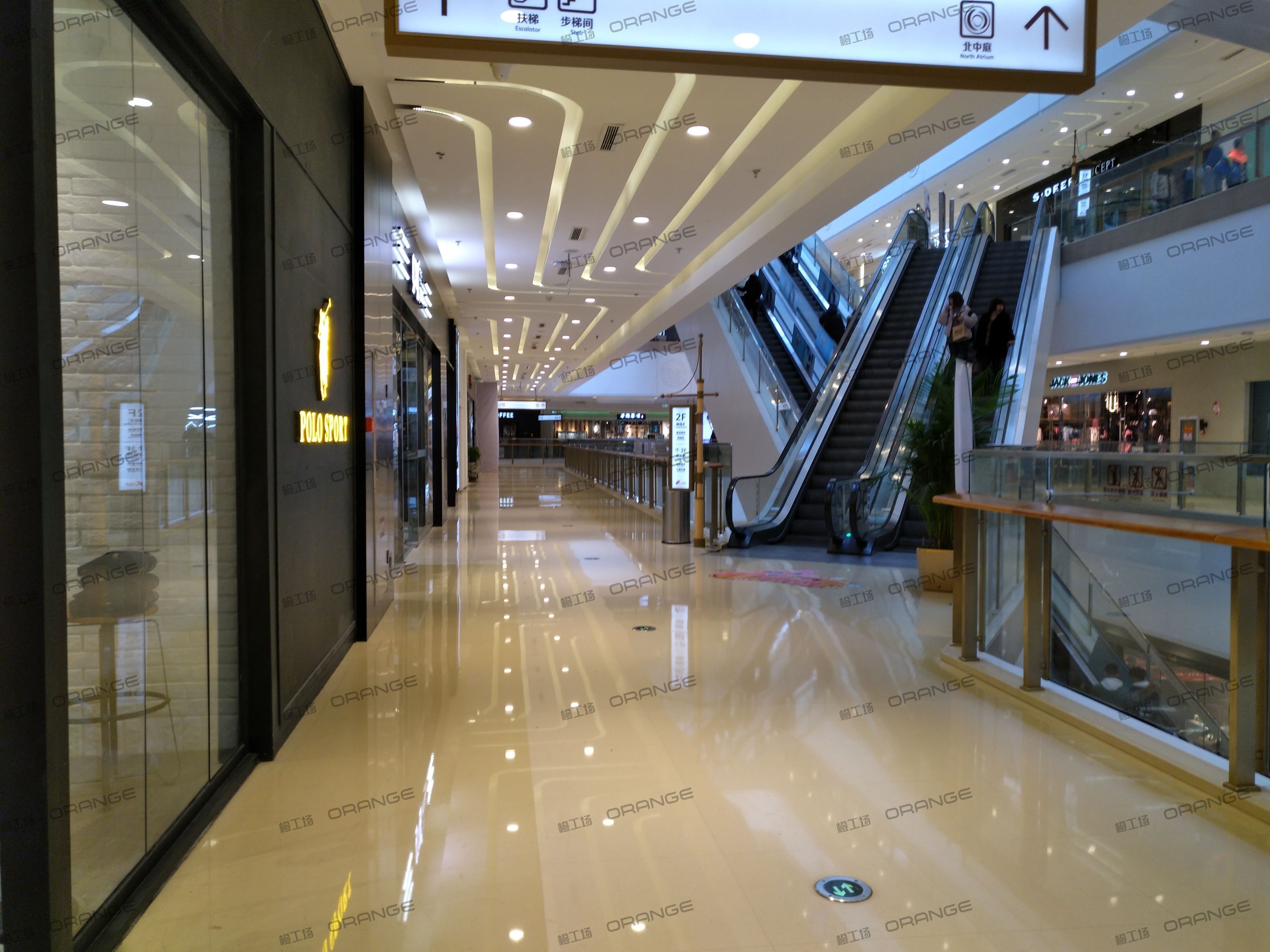 烟台大悦城-室内二层中部环廊东走廊2