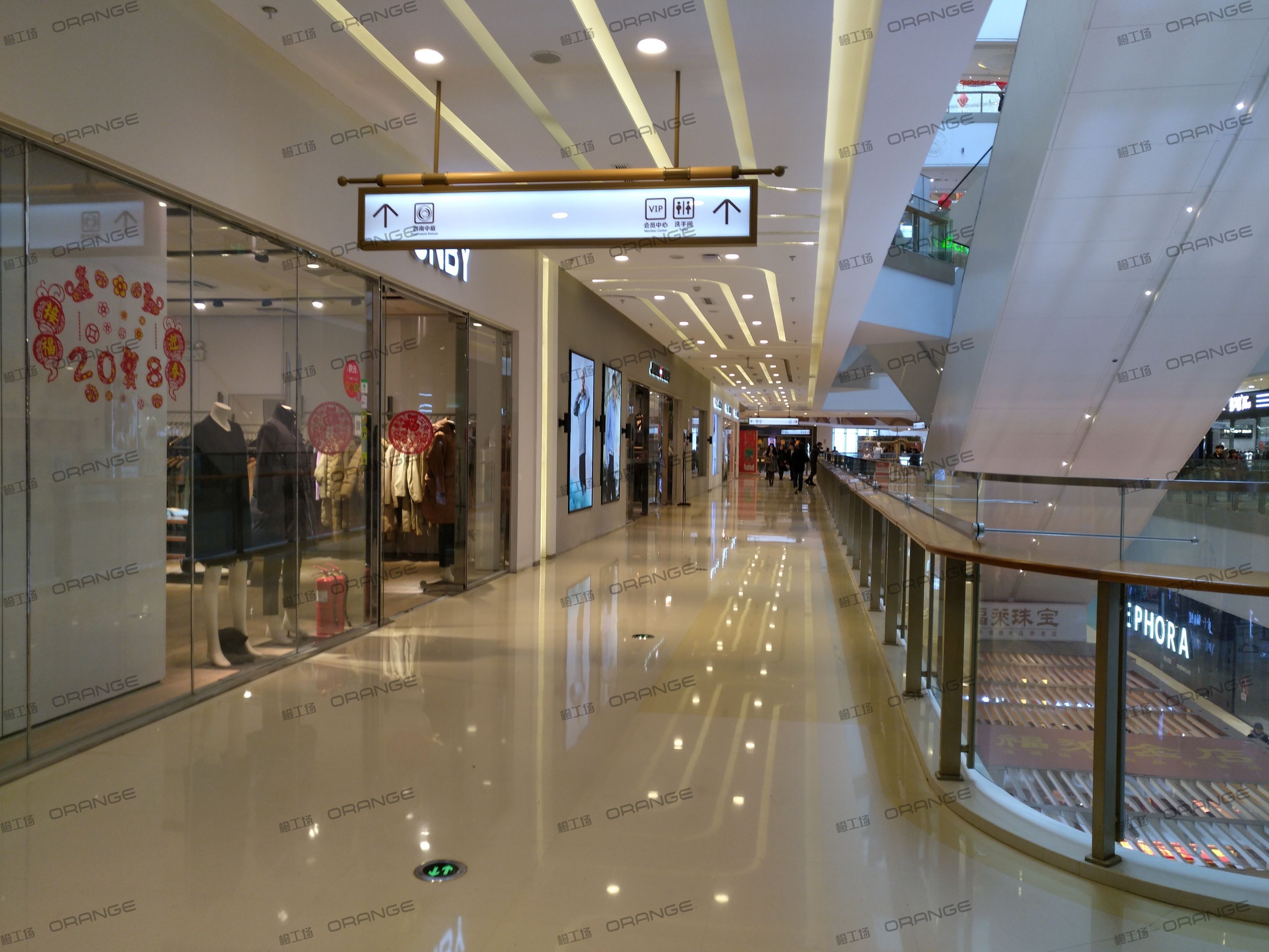 烟台大悦城-室内二层中部环廊西走廊2