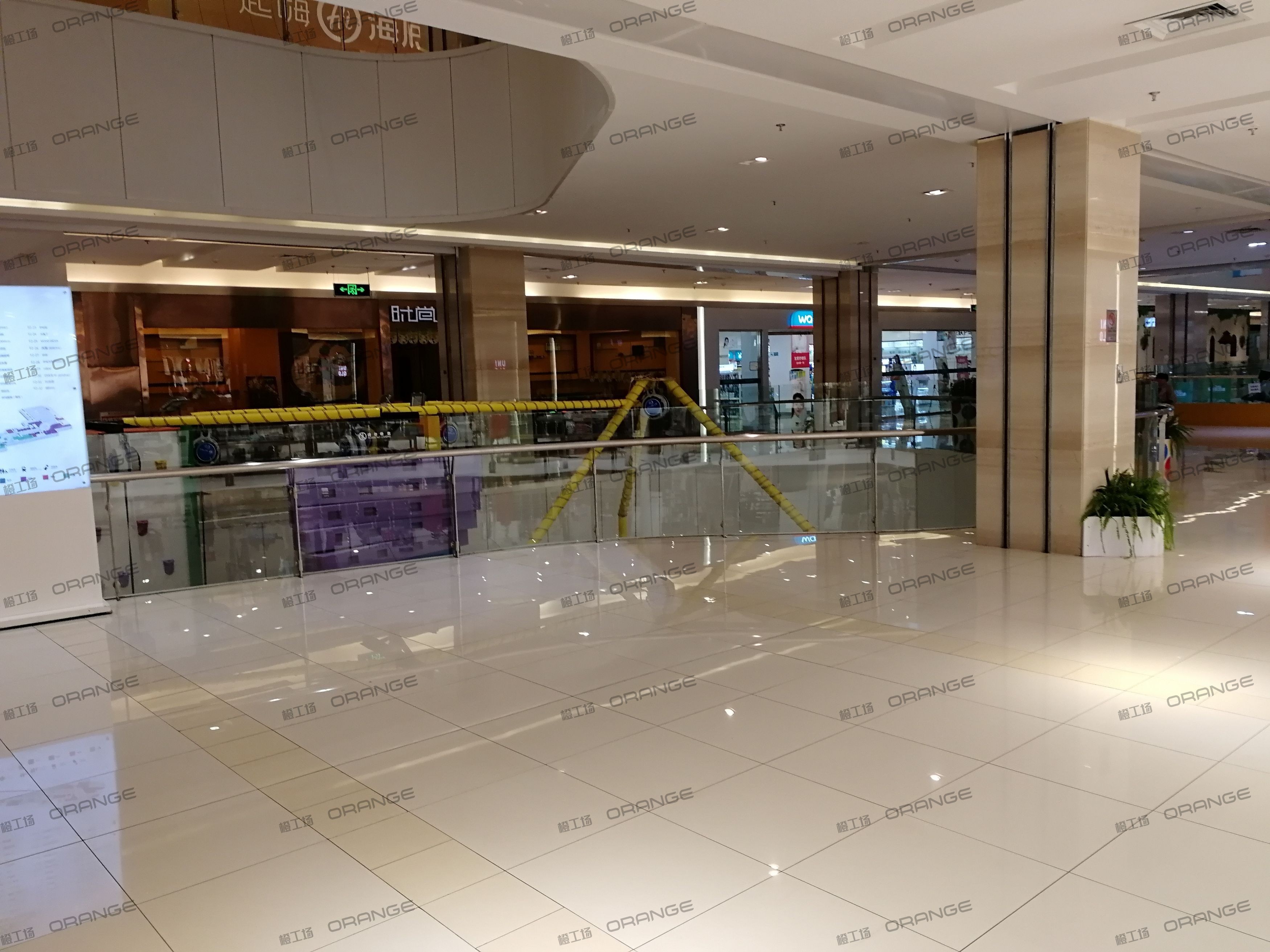 北京常营华联-室内二层西区西侧扶梯东（2块）4