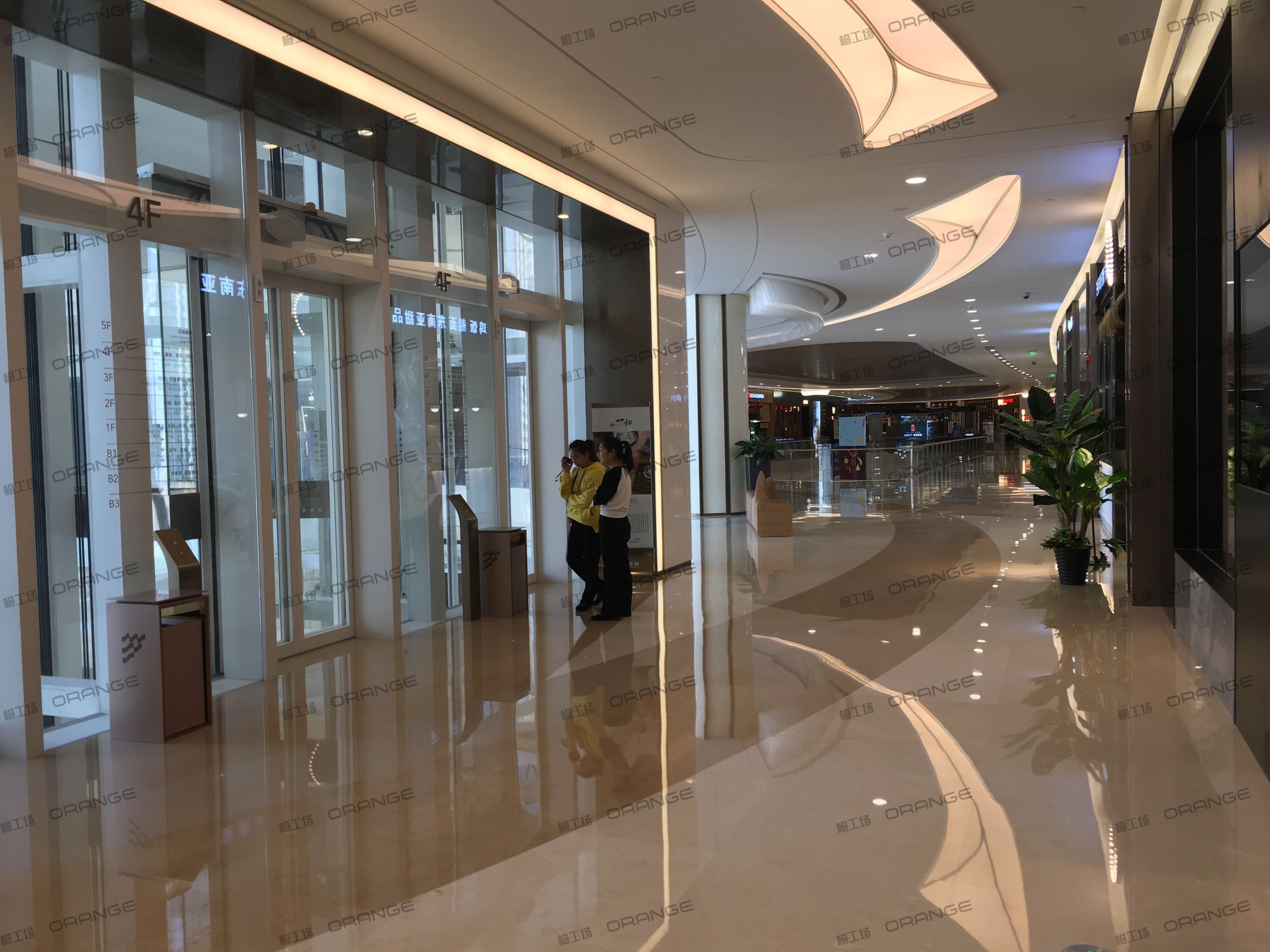 西安中大国际商业中心-室内四层观光电梯西侧4