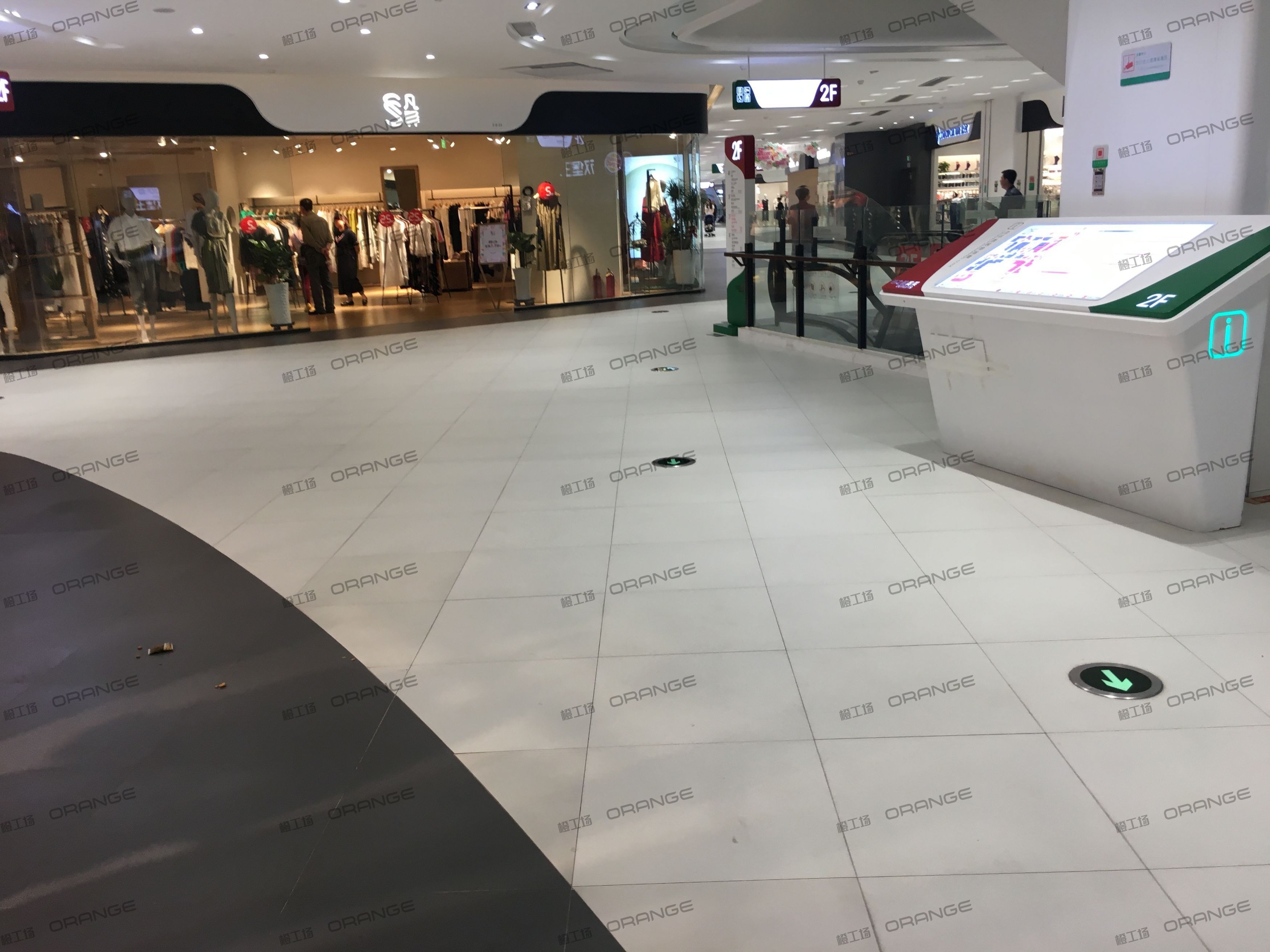 西安砂之船奥特莱斯-室内二层东北侧走廊1