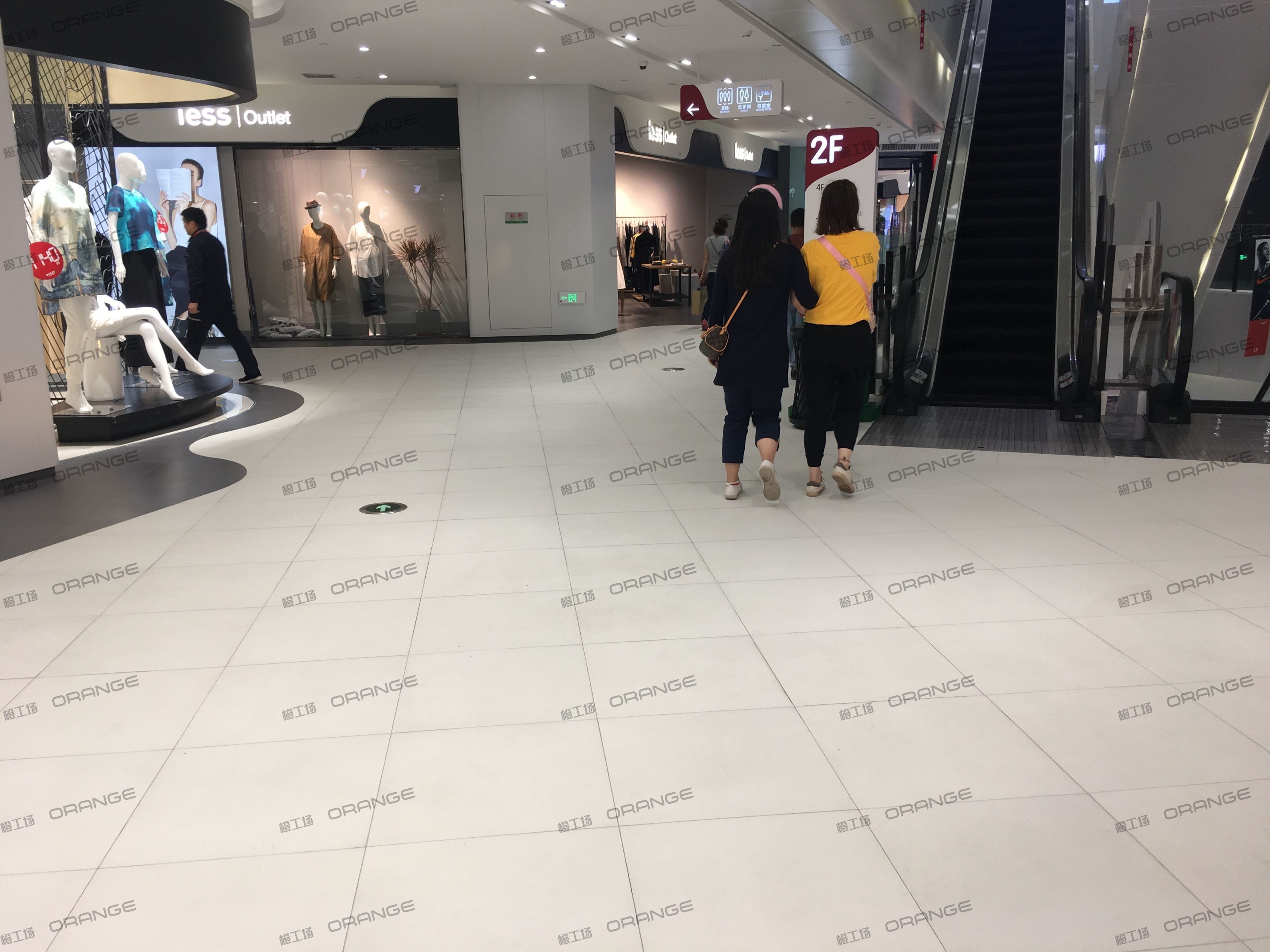 西安砂之船奥特莱斯-室内二层西侧通道4