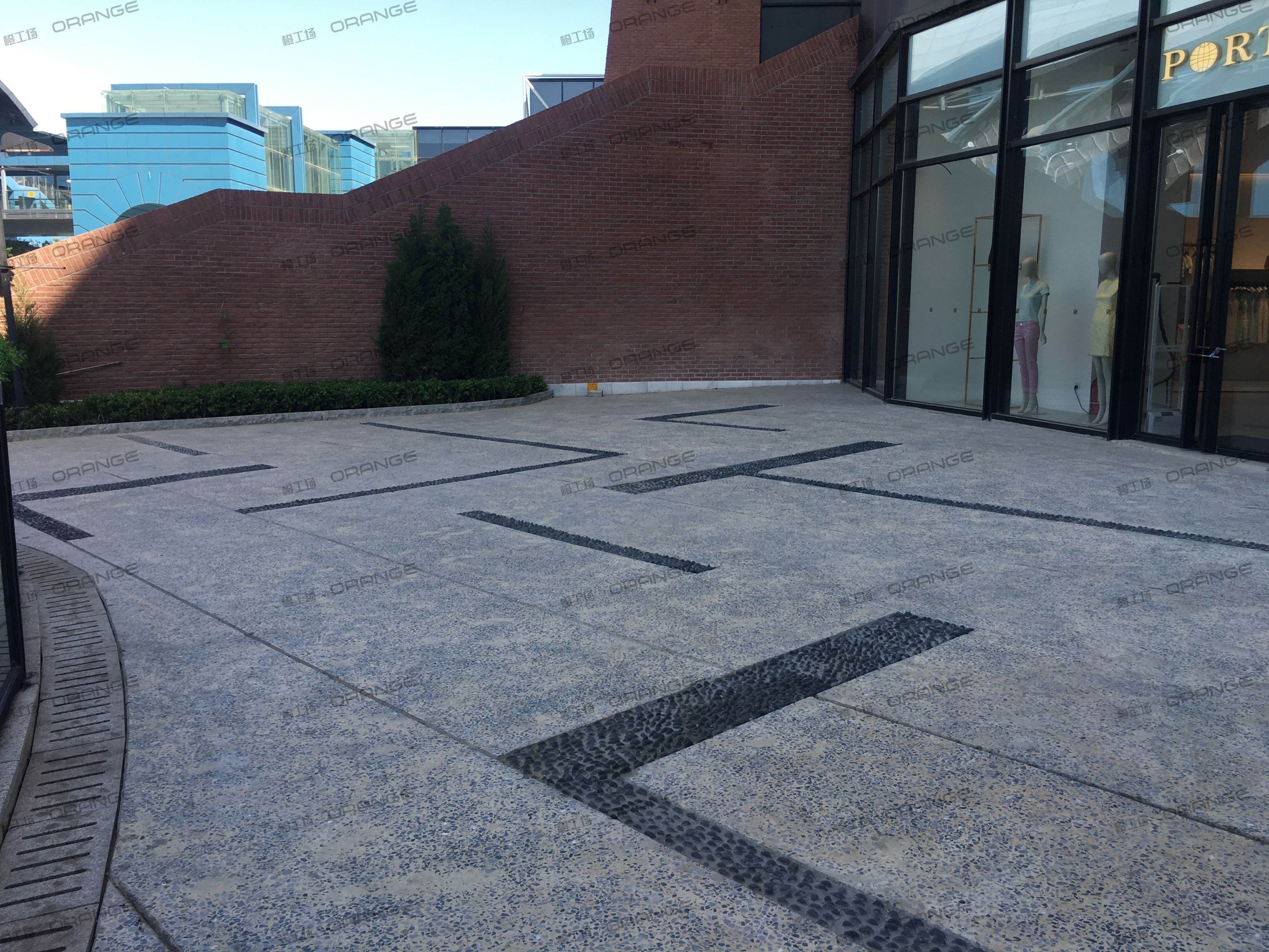 西安砂之船奥特莱斯-室外西南环廊1