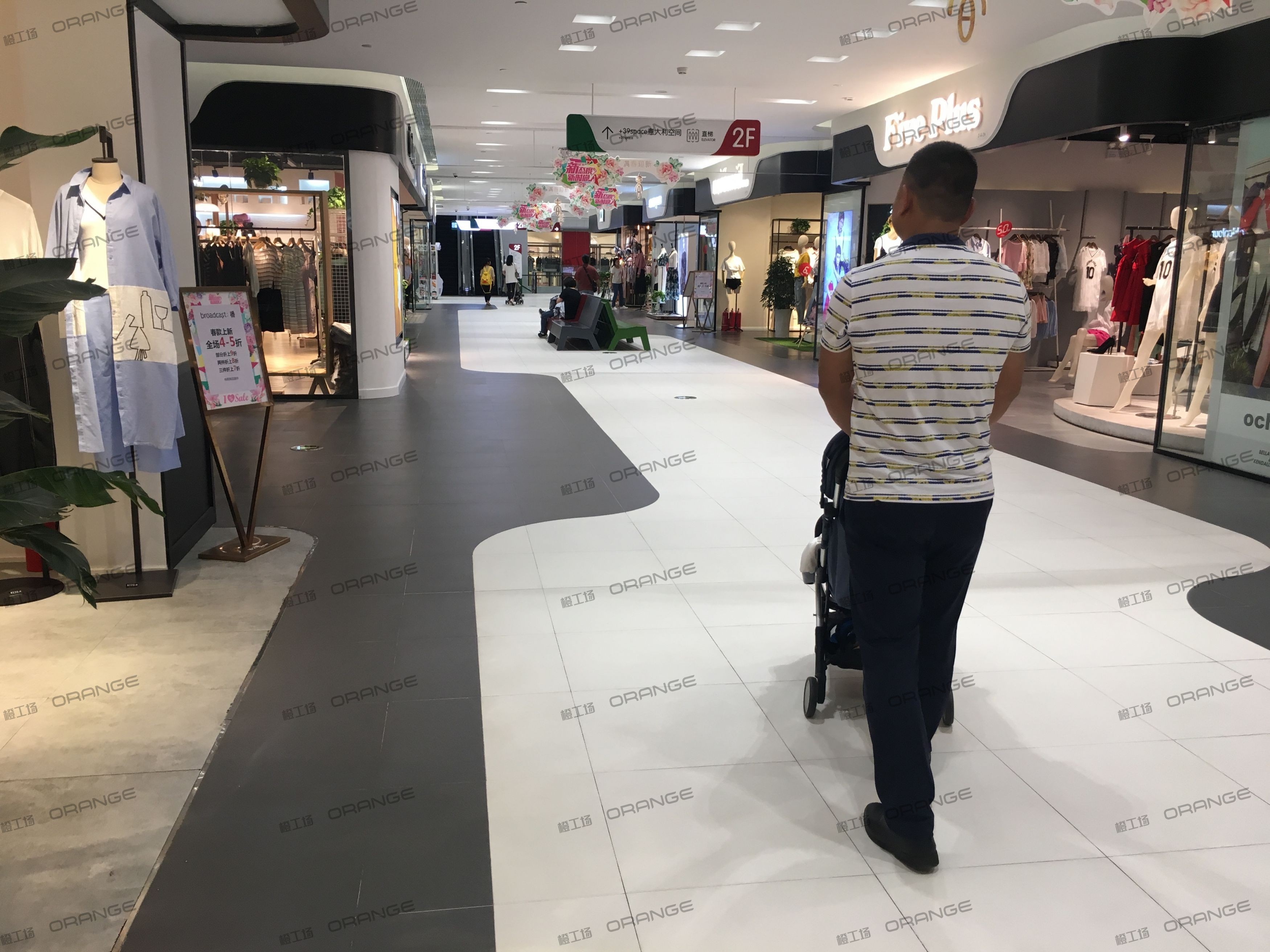 西安砂之船奥特莱斯-室内二层东北侧走廊3