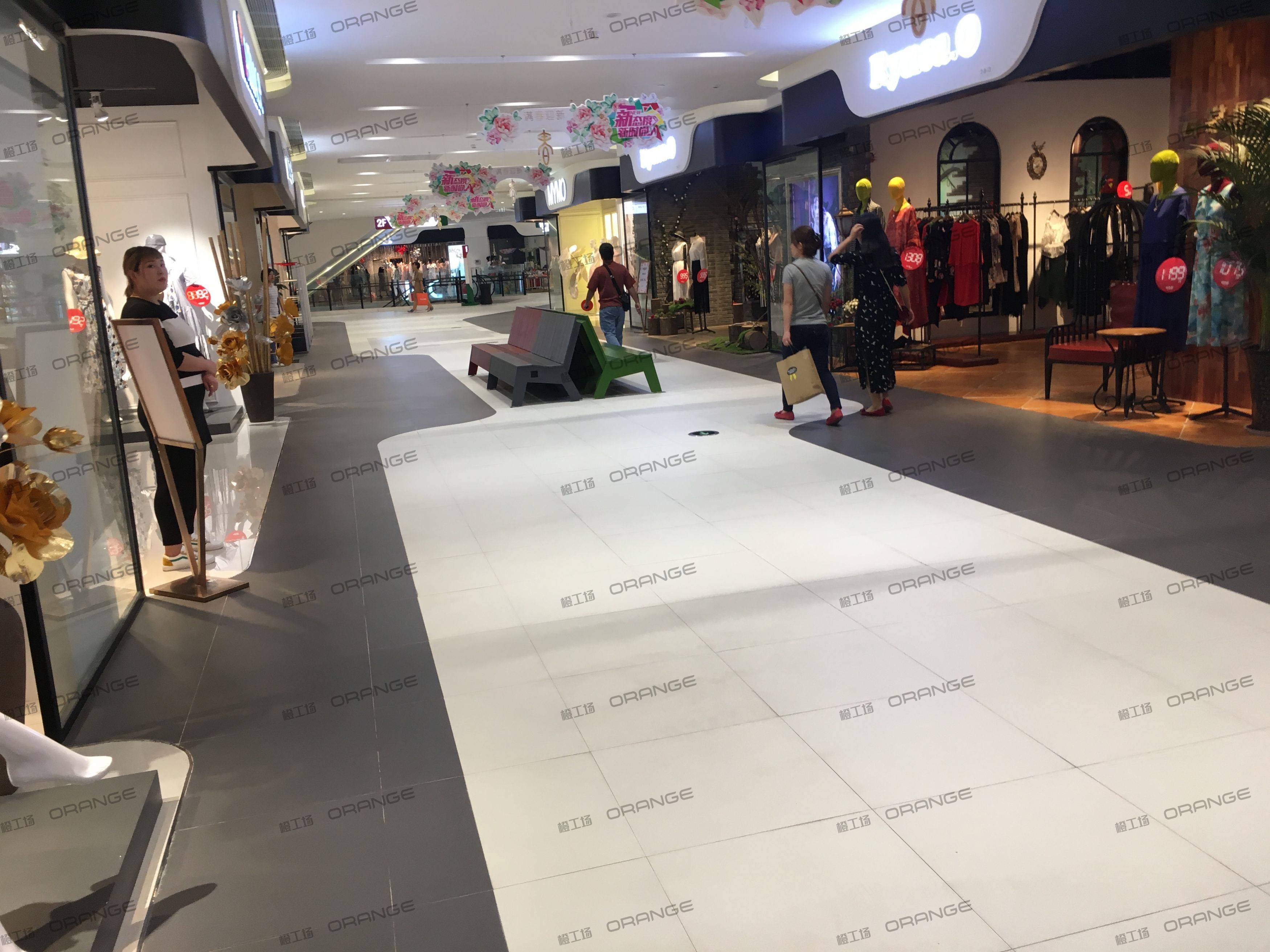 西安砂之船奥特莱斯-室内二层西侧南走廊1