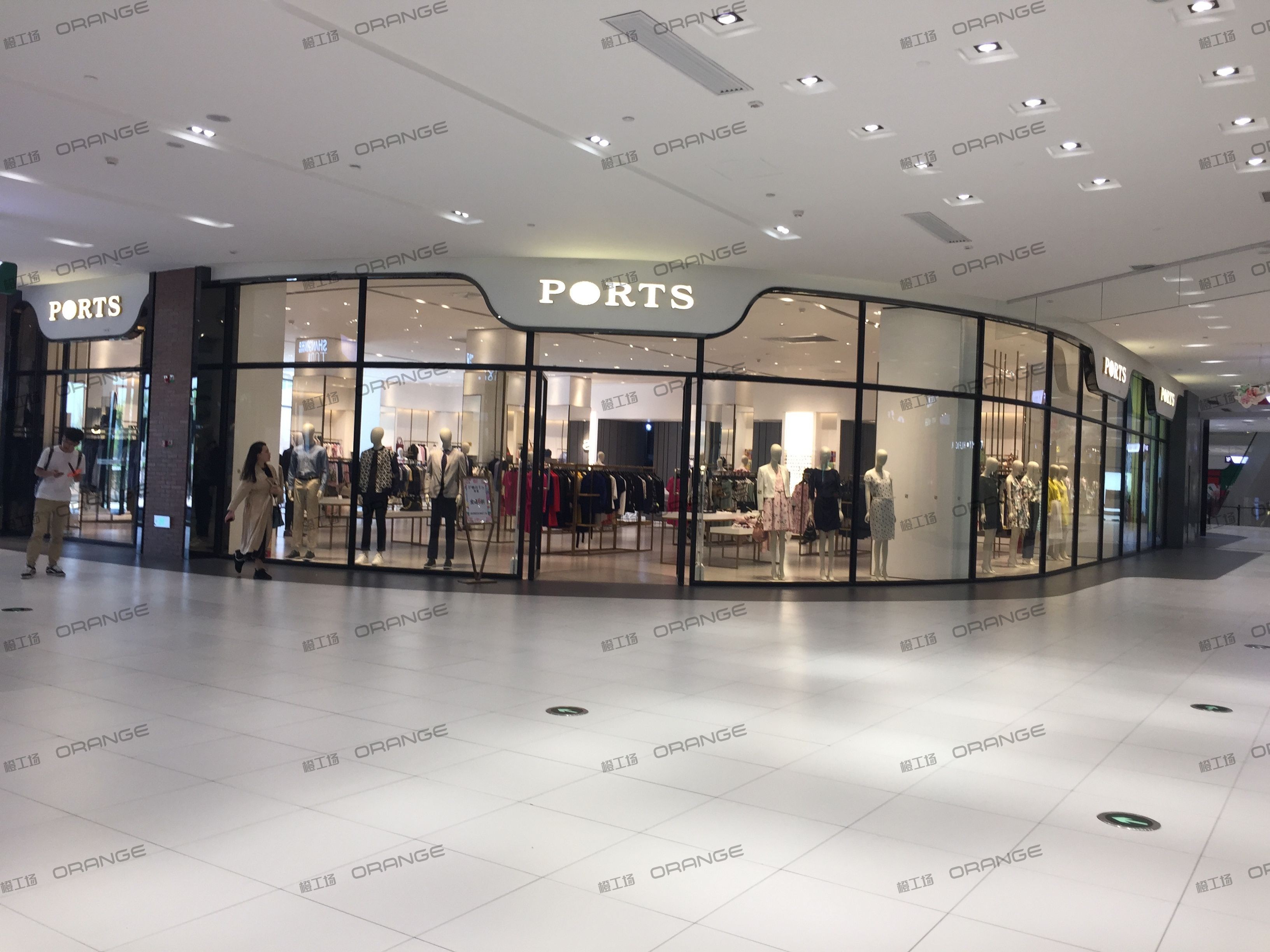 西安砂之船奥特莱斯-室内一层北侧走廊3