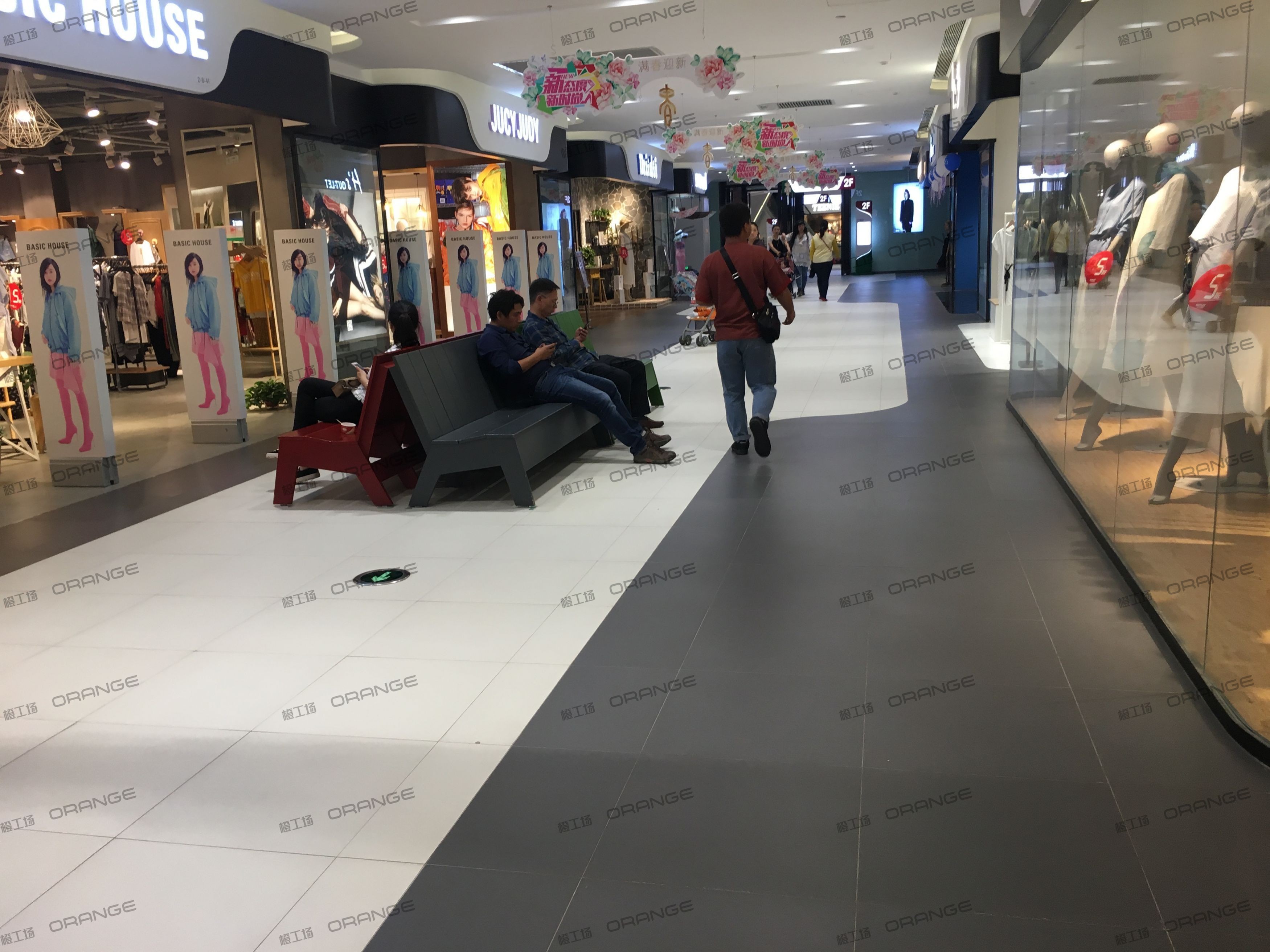 西安砂之船奥特莱斯-室内二层东侧北走廊1