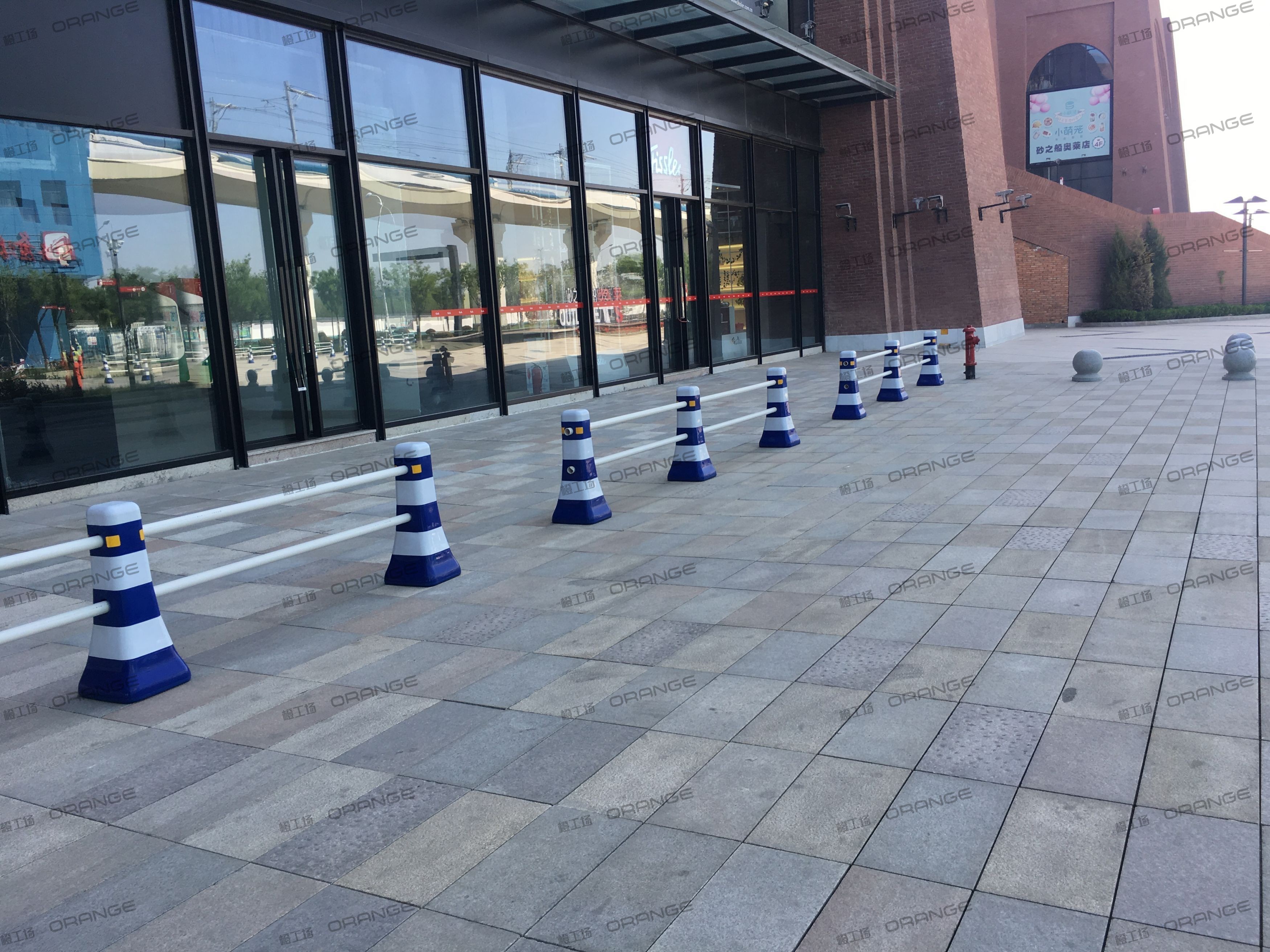 西安砂之船奥特莱斯-室外南侧走廊3
