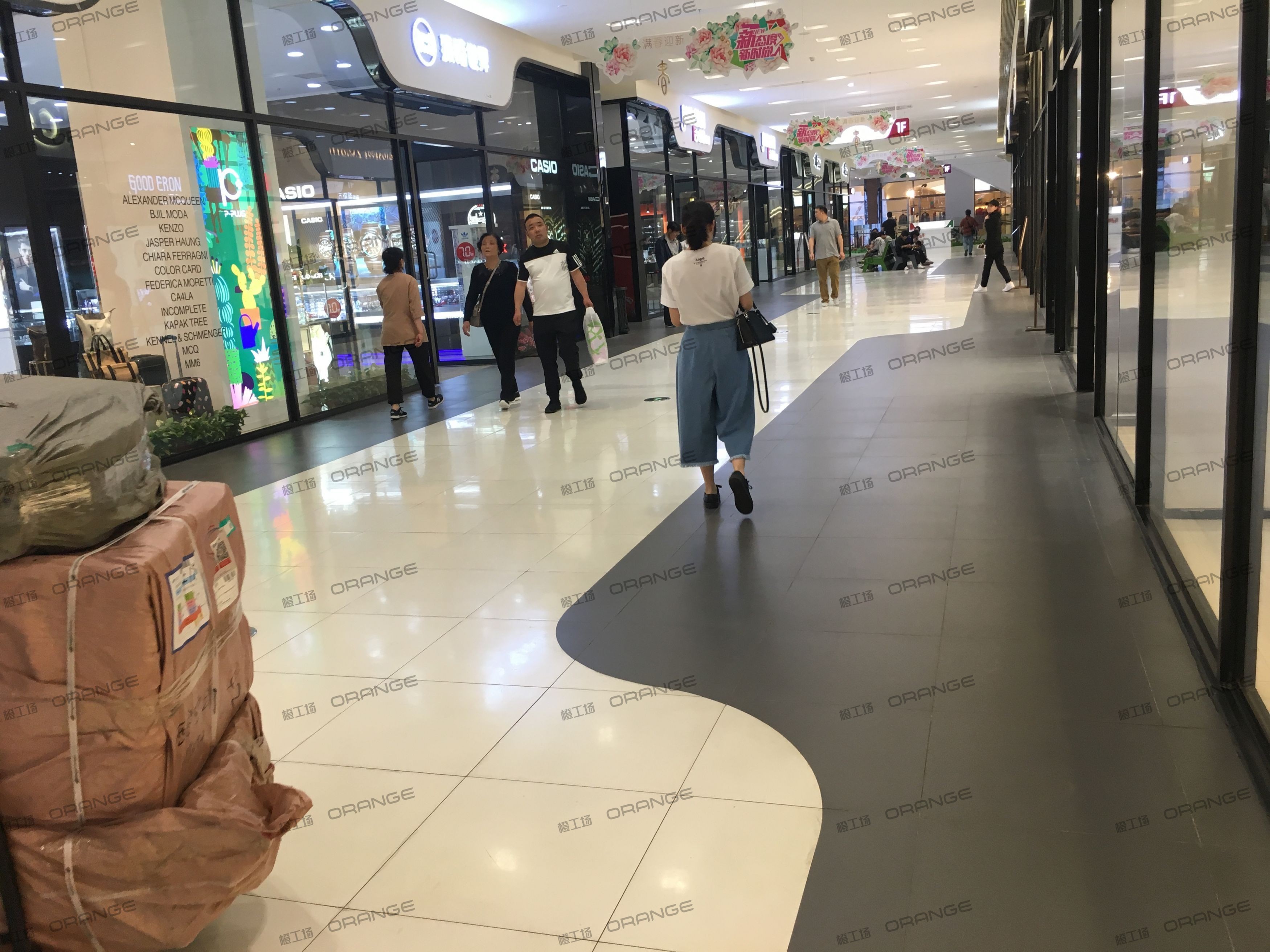 西安砂之船奥特莱斯-室内一层东侧南走廊4