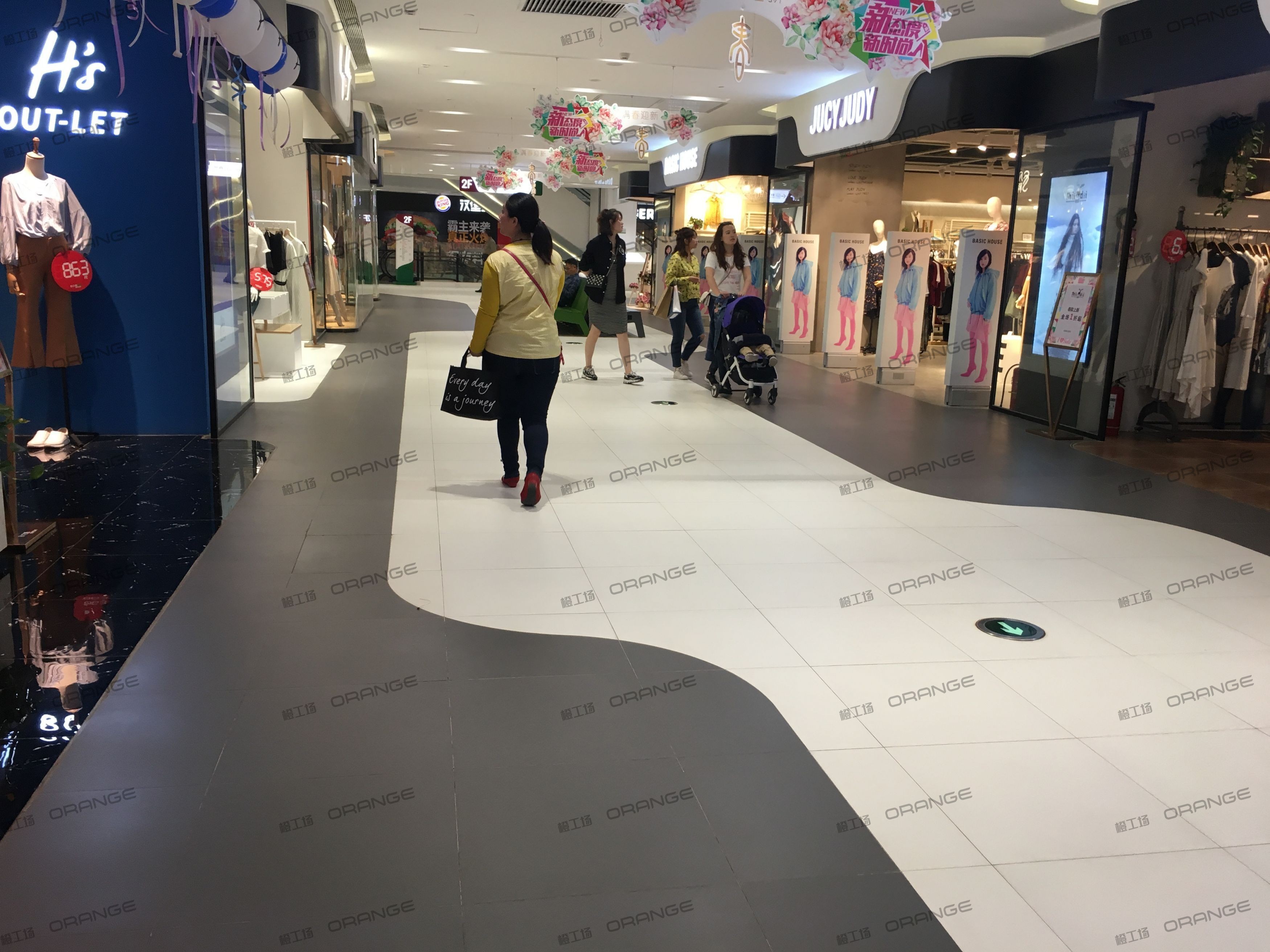 西安砂之船奥特莱斯-室内二层东侧北走廊3