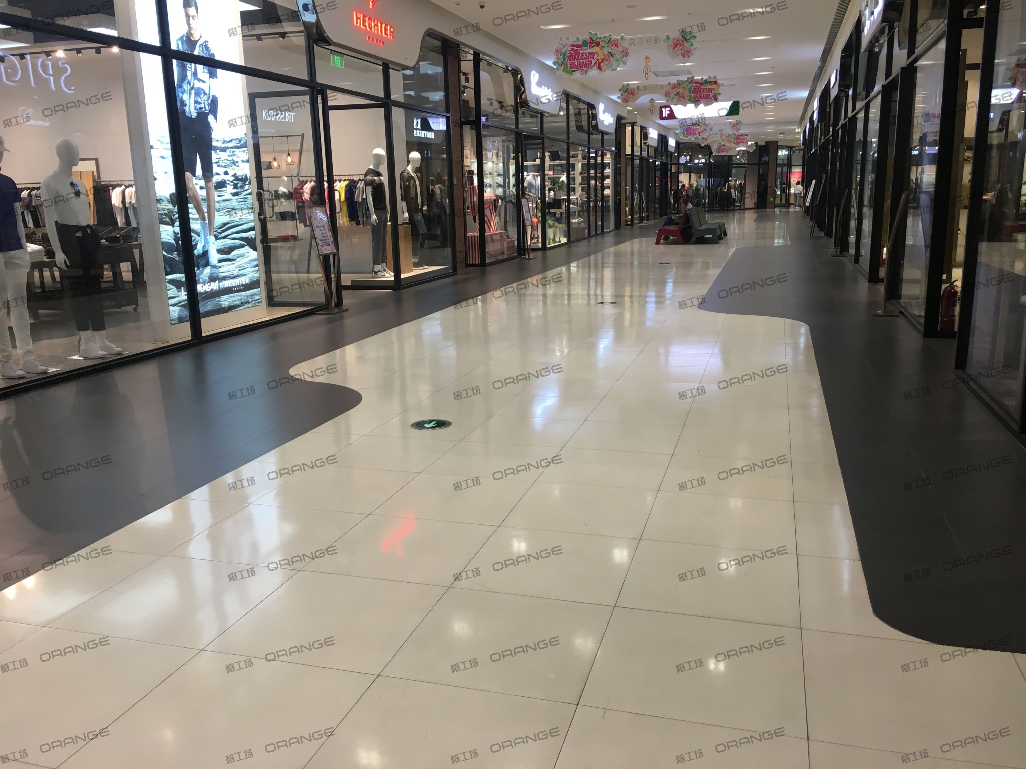 西安砂之船奥特莱斯-室内一层西侧南走廊3