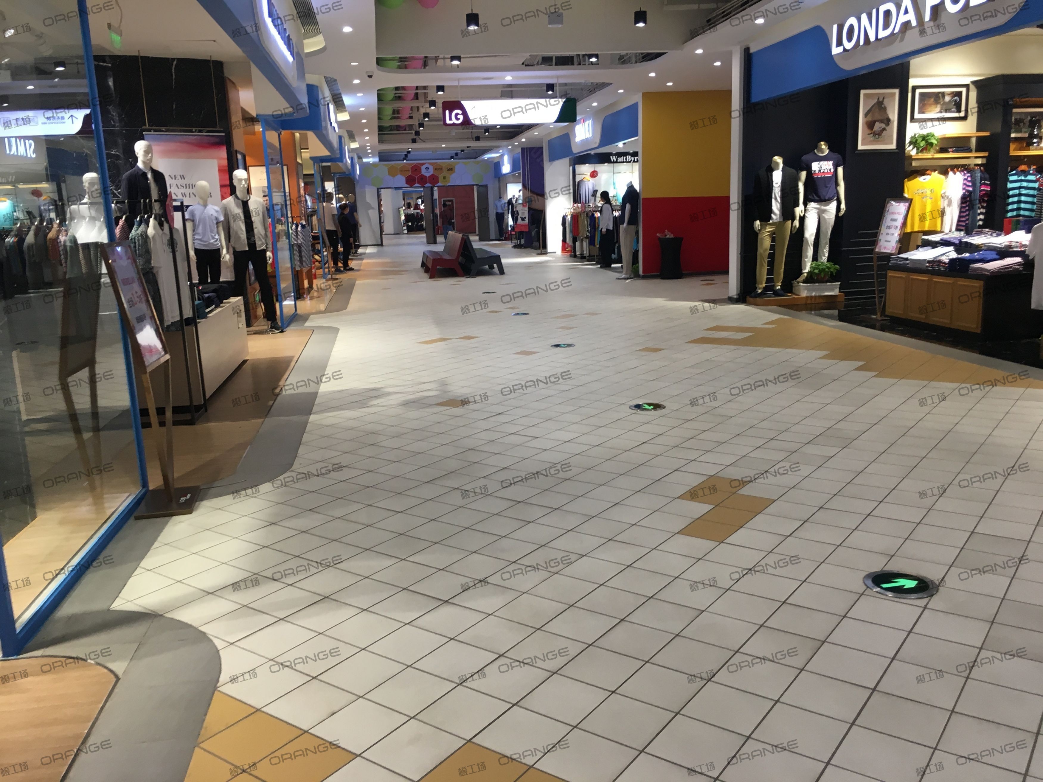 西安砂之船奥特莱斯-室内B1长廊3