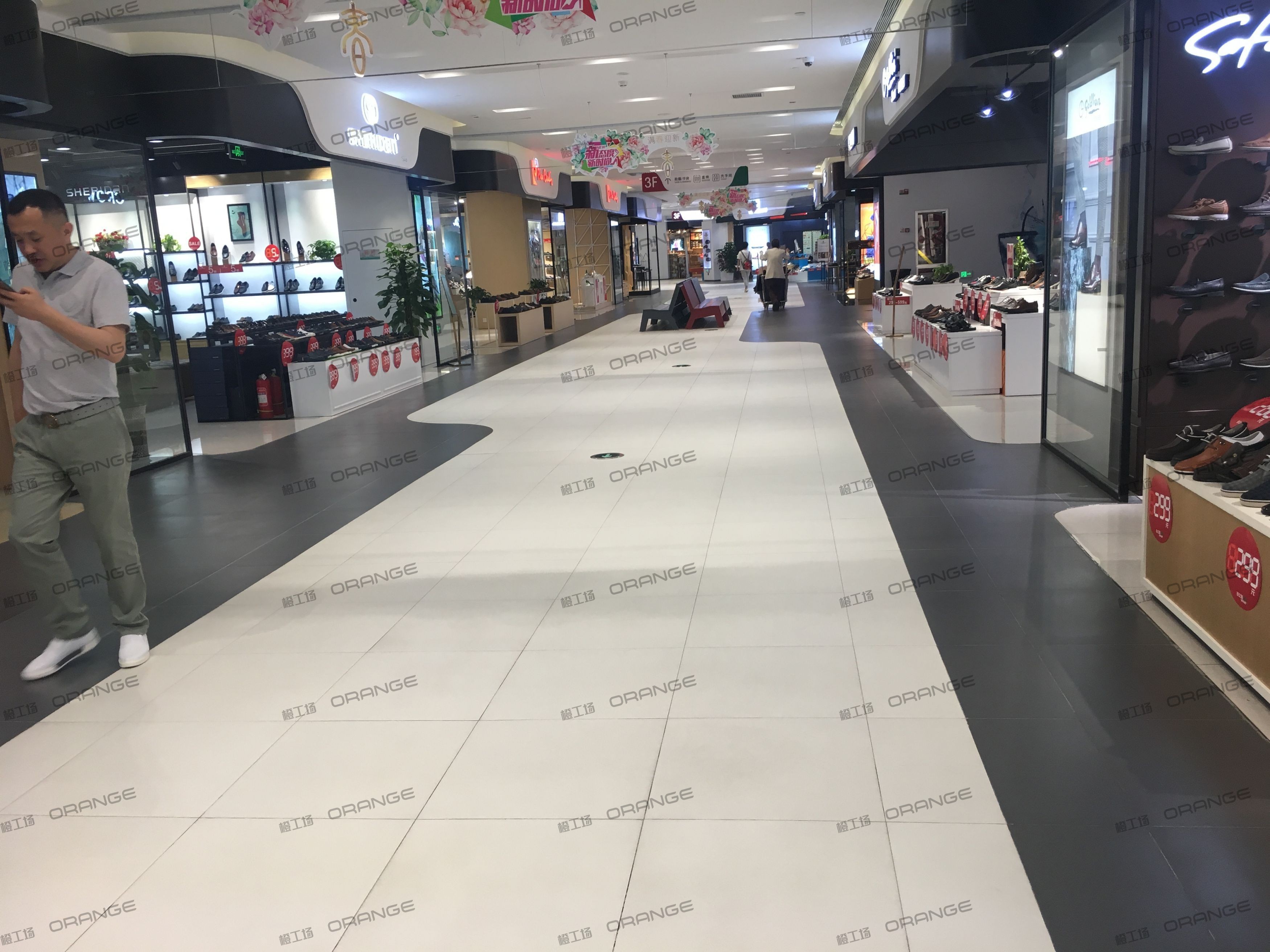 西安砂之船奥特莱斯-室内三层东侧北走廊3