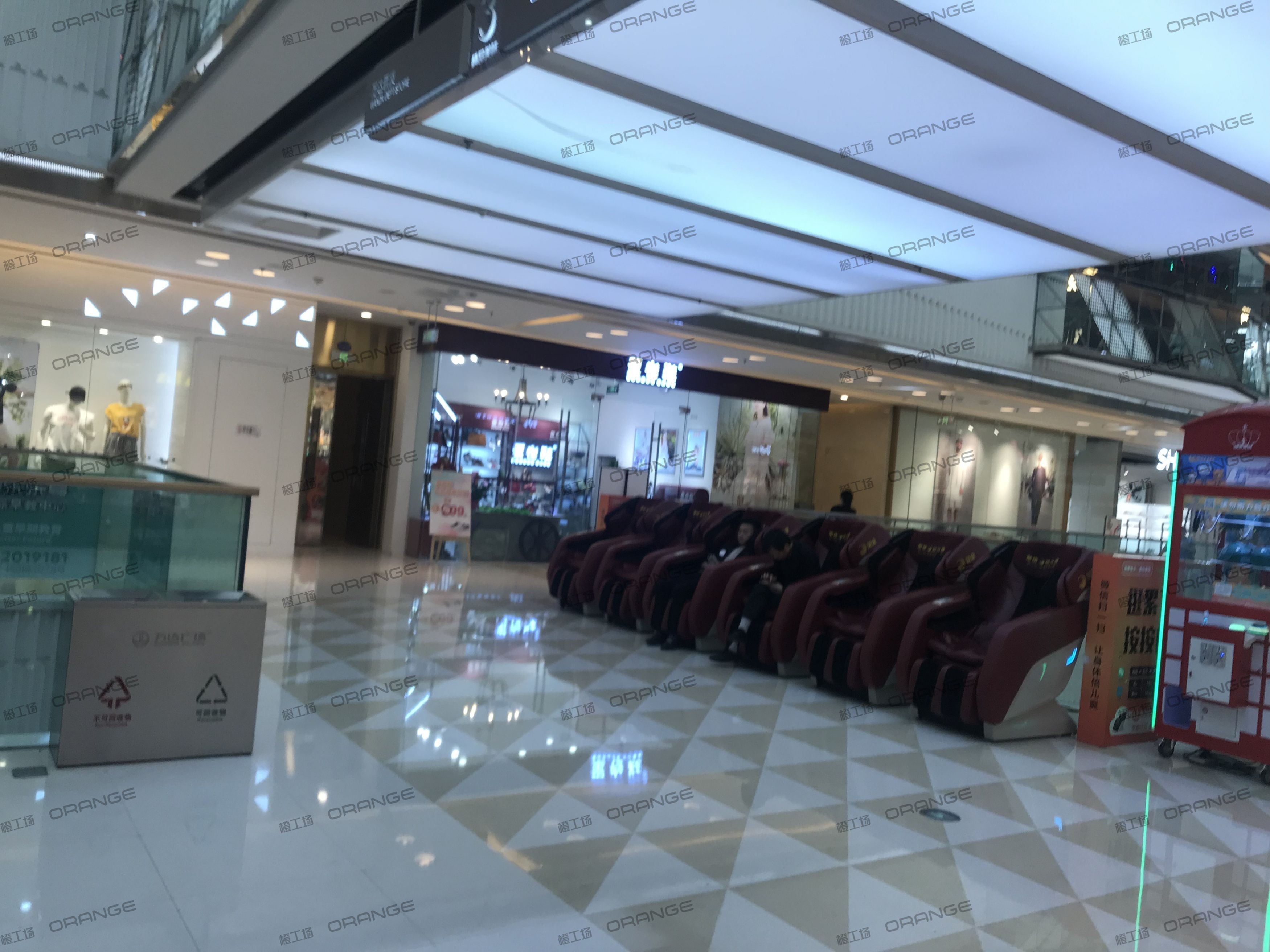 成都金牛万达广场-室内三层西侧电梯前3