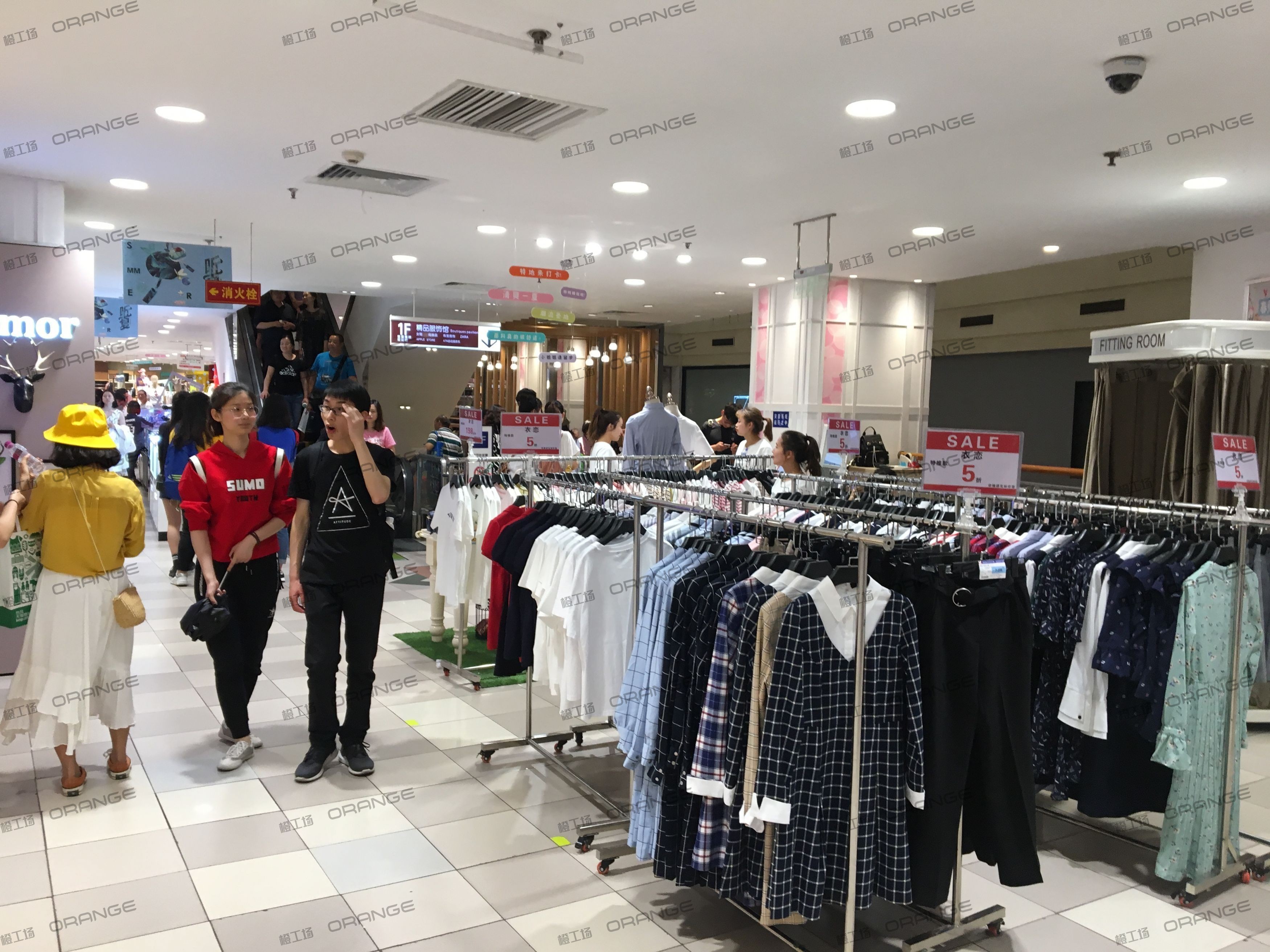 成都伊藤洋华堂（春熙路店）-室内二层南侧扶梯北4
