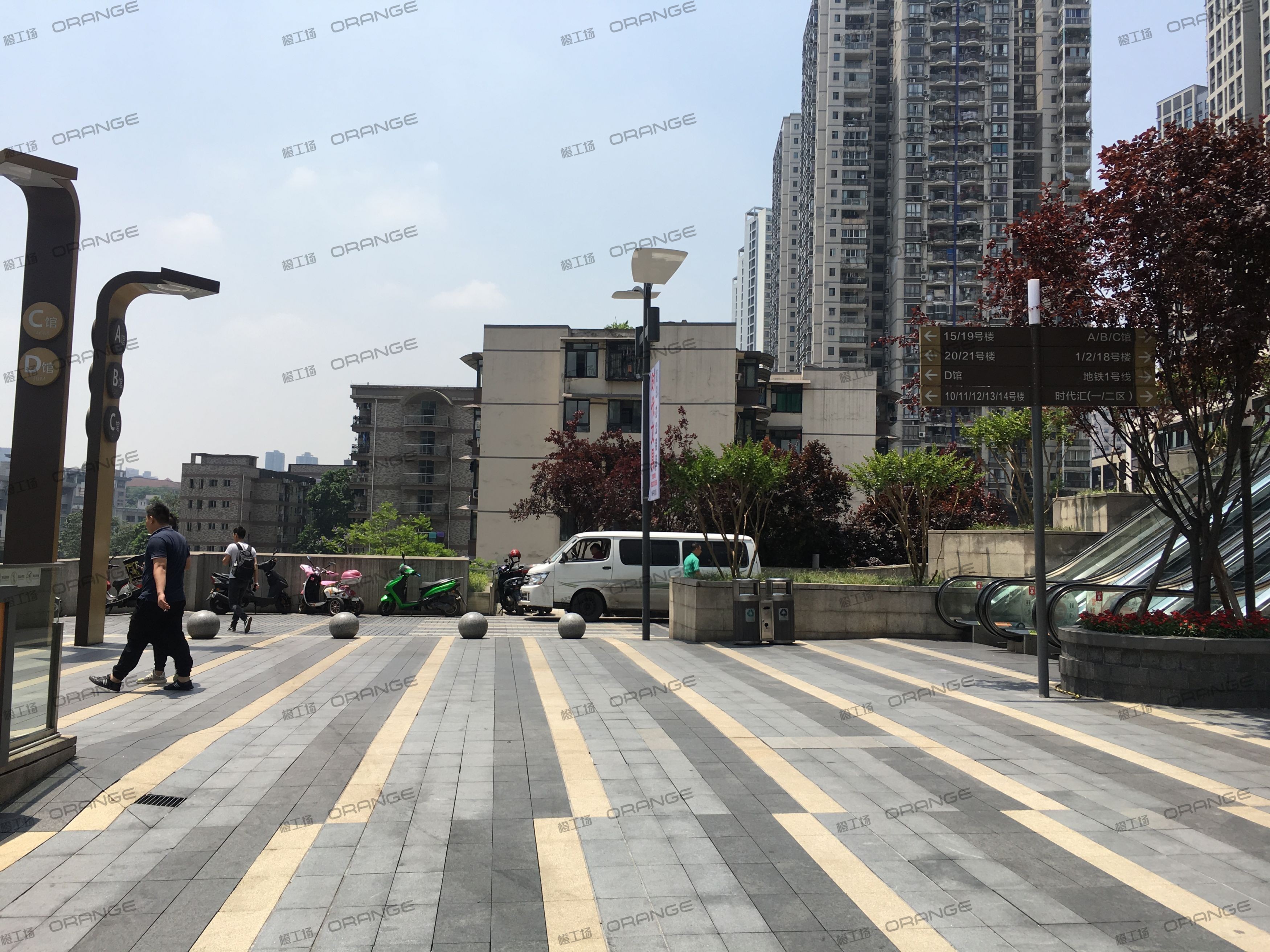 重庆龙湖时代天街C馆-室外西南侧广场1