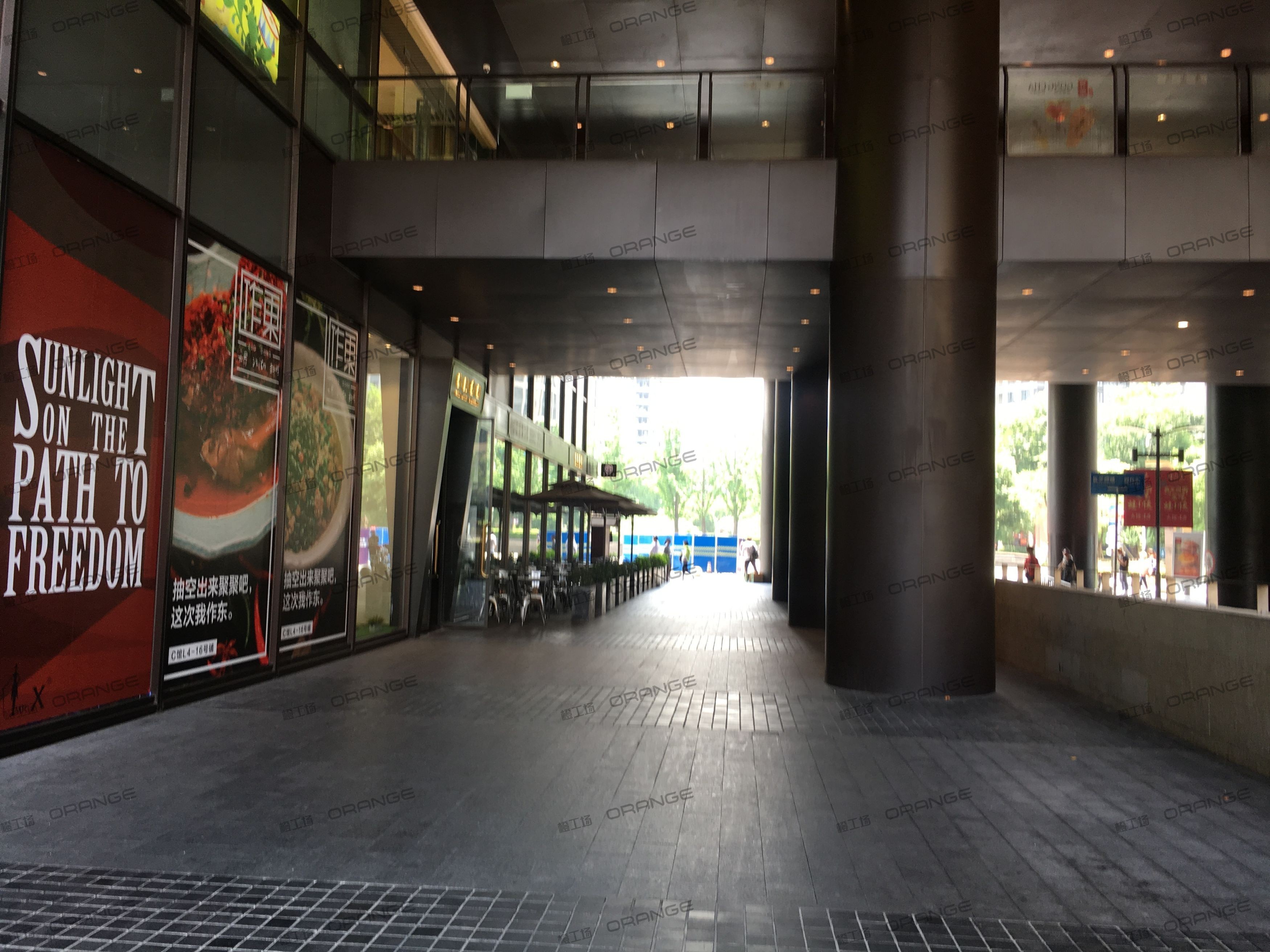 重庆龙湖时代天街C馆-室外北侧走廊1