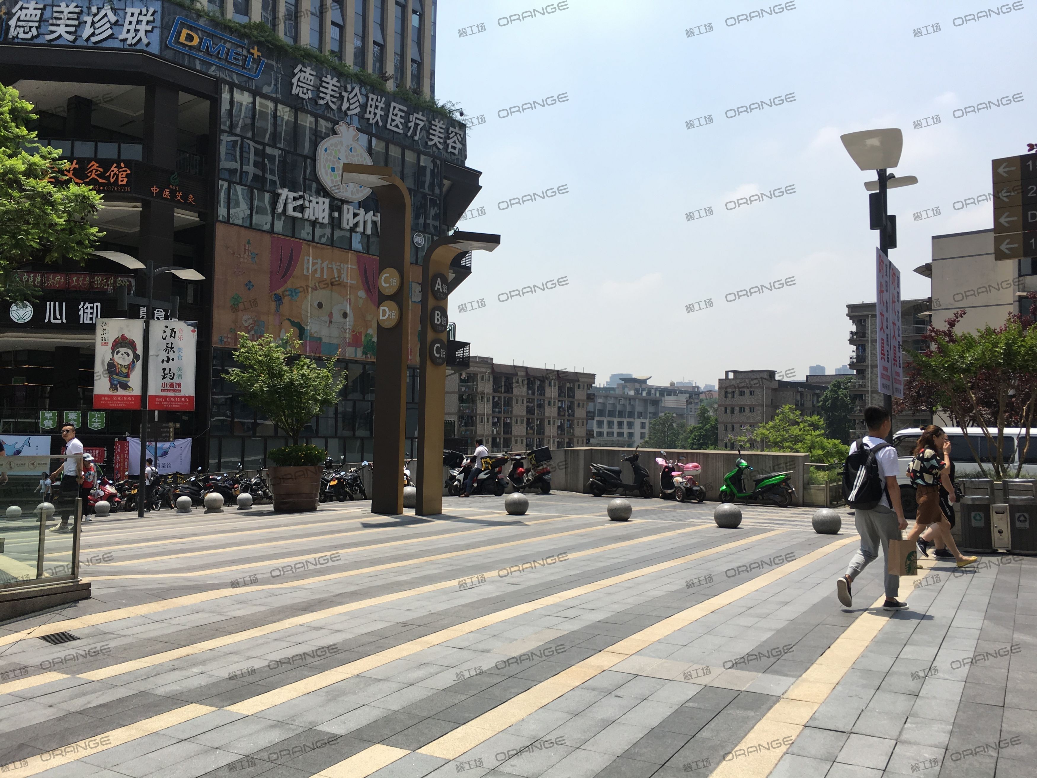 重庆龙湖时代天街C馆-室外西南侧广场4
