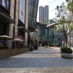 重庆龙湖时代天街C馆-室外东侧2号门门前广场南27