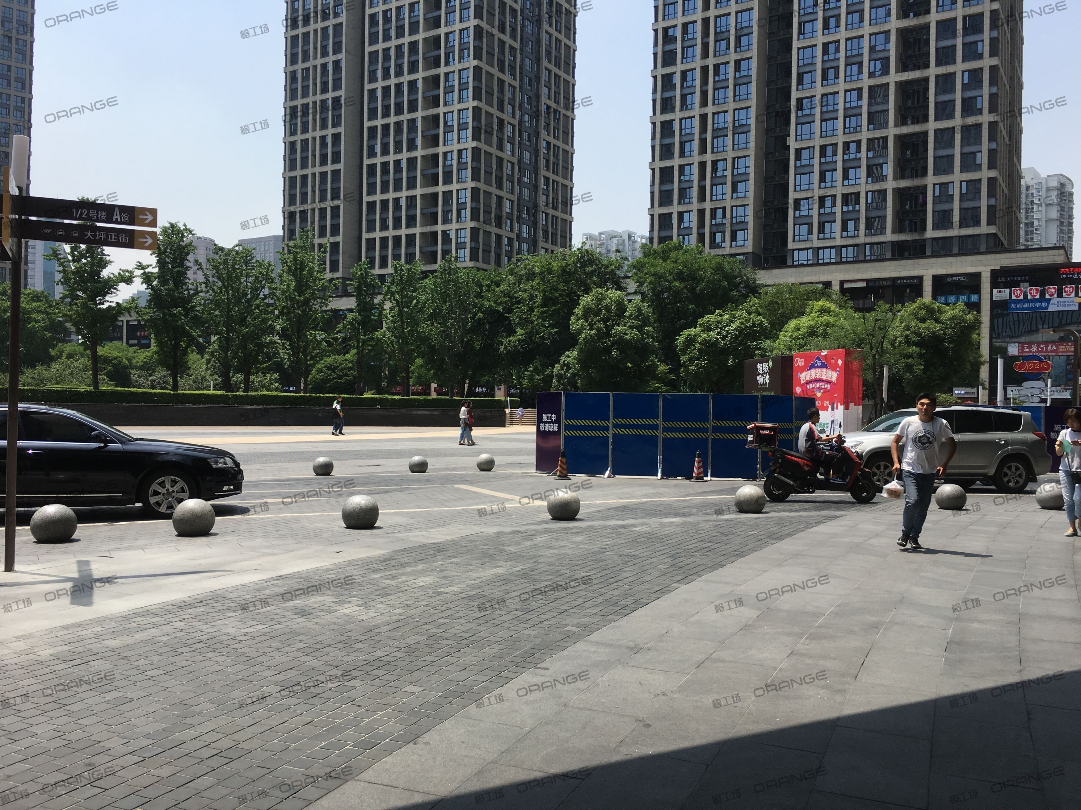 重庆龙湖时代天街C馆-室外西侧6号门门前3