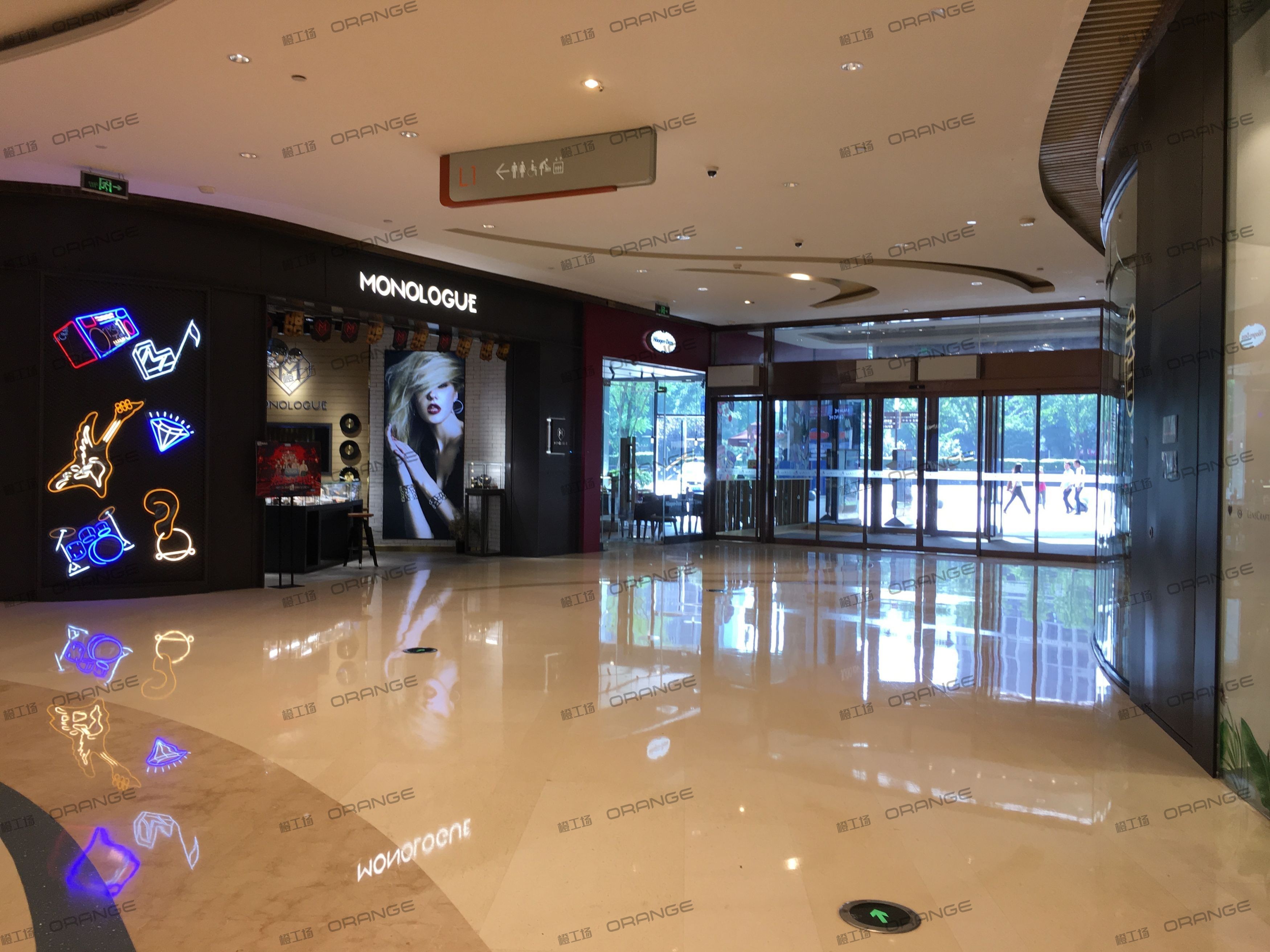 重庆龙湖时代天街C馆-室内一层北侧6号门门内2